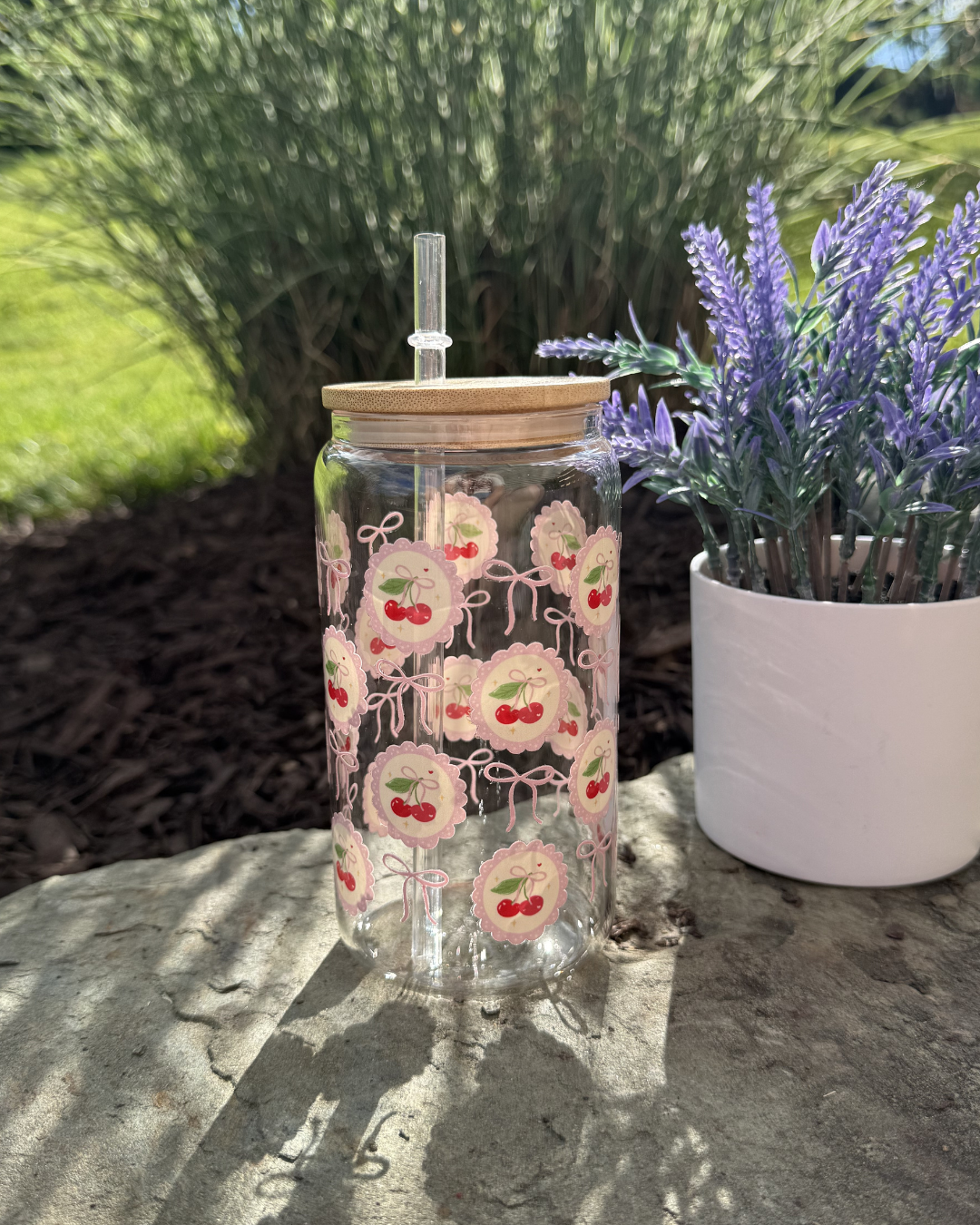 16oz Glass: Cherry Frames