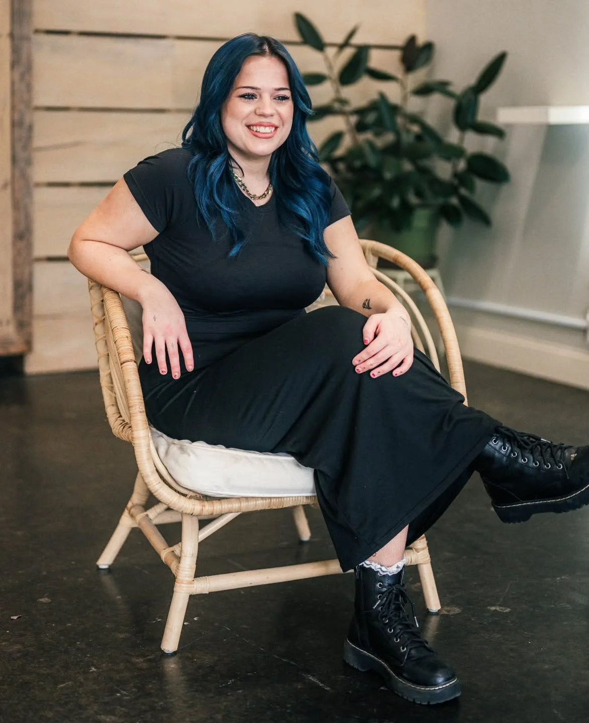 Meet Lily-Cate 💙
Our salon manager, stylist, and resident ray of sunshine. She brings the perfect balance of curiosity, creativity, and care to every guest who sits in her chair.

From bold vivids to natural dimension, she believes healthy hair and 