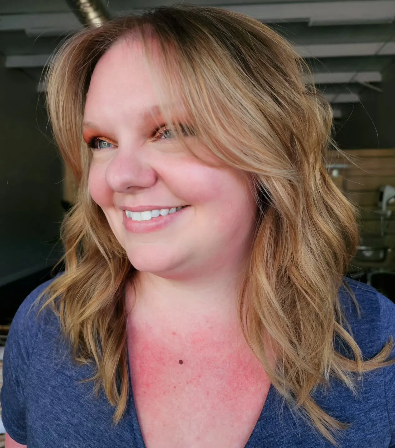 She didn&rsquo;t just want to be &ldquo;blonde&rdquo;, she wanted to feel lighter. ✨

We talked about what makes her feel most herself, the tones that make her eyes stand out, and how to keep her hair healthy long after she leaves the salon.
That&rsq