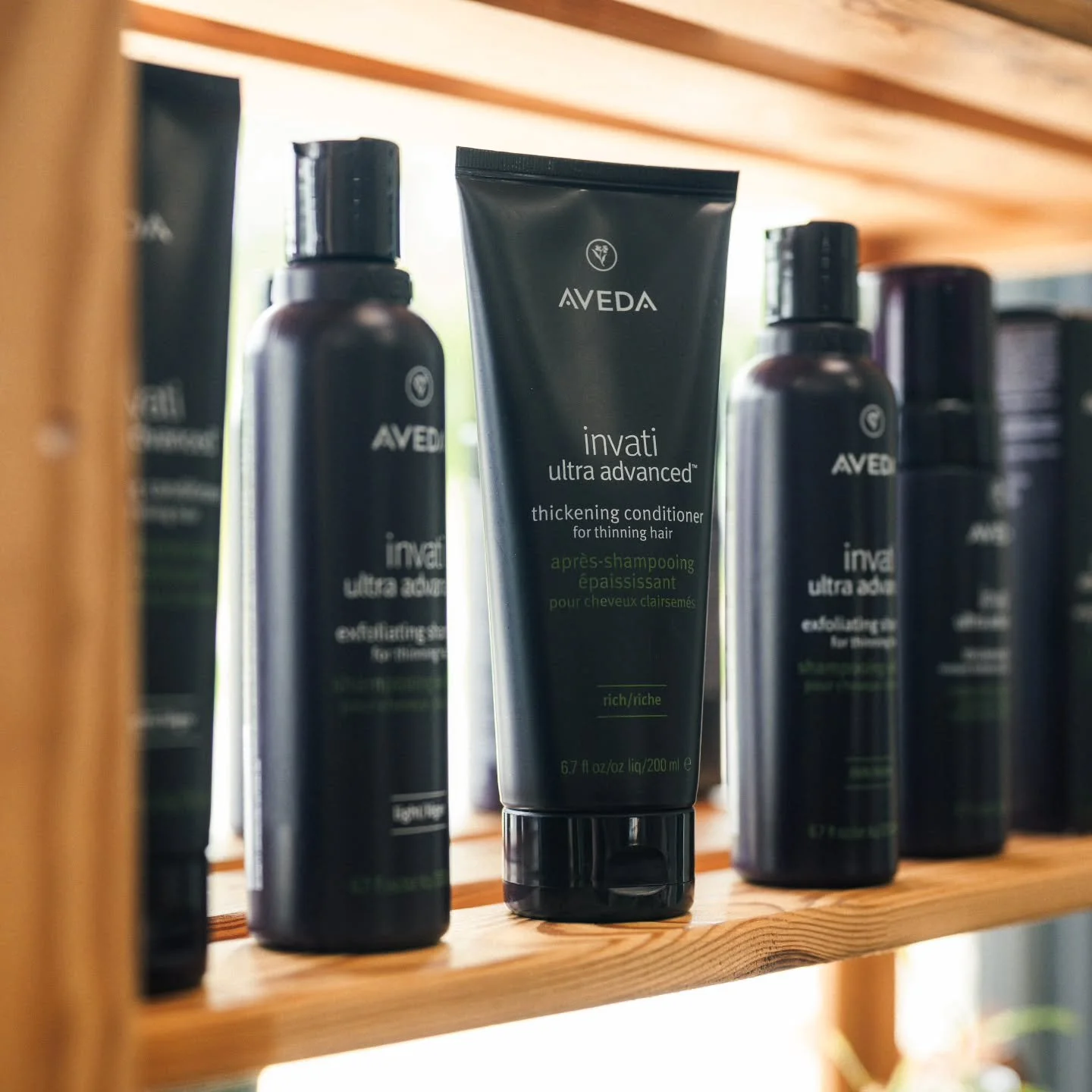 Fuller, thicker, stronger hair thats powered by plants. 🌿
The Aveda Invati Advanced&trade; system is designed to help reduce hair loss due to breakage and keep your scalp balanced and healthy.

We love it because it actually works. Instantly thicken