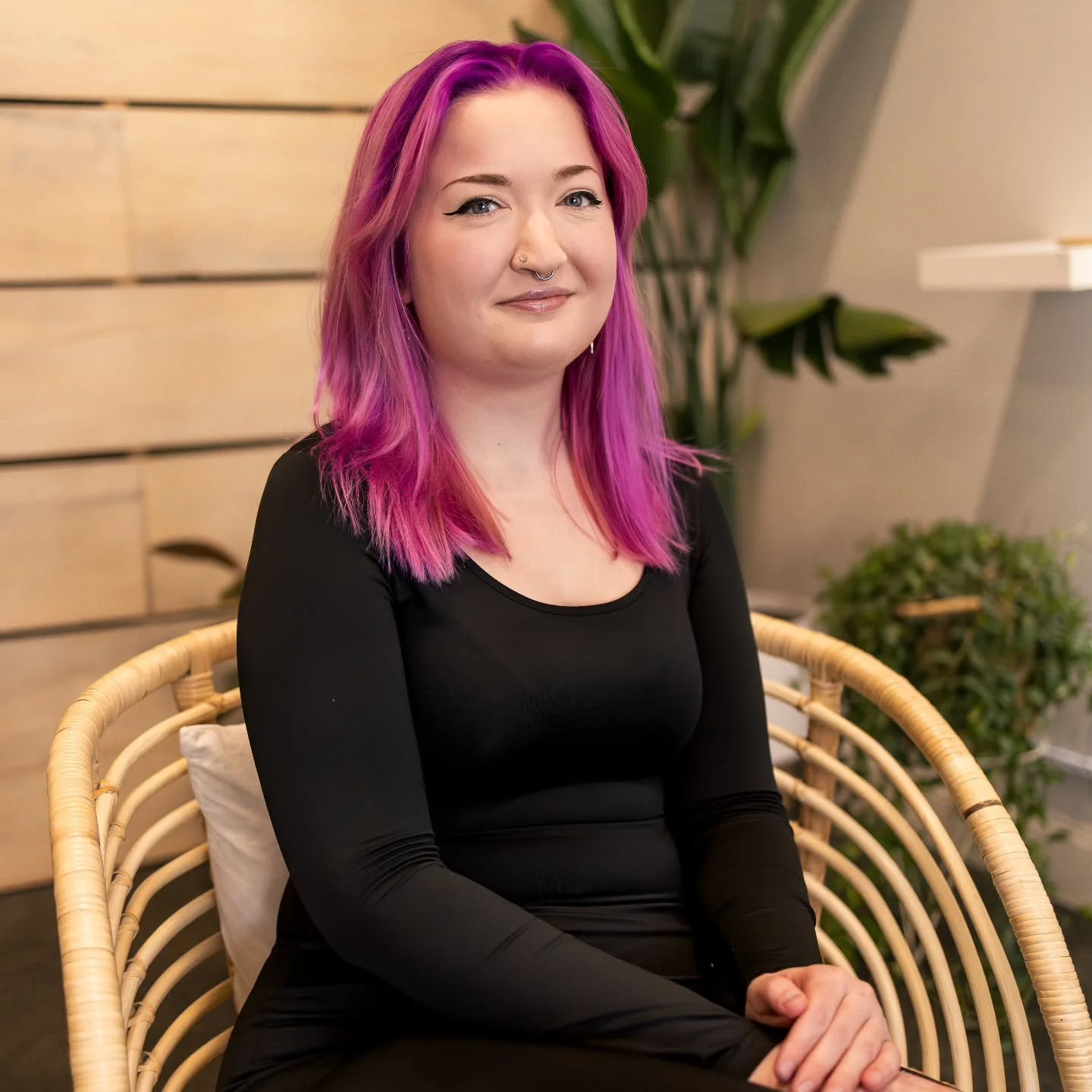 ✨ Meet Josie ✨

Josie joined our newest Alchemy team member and is currently apprenticing as she grows her skills and finds her rhythm behind the scenes. She brings a calm, creative energy to the salon and cares deeply about creating spaces where peo