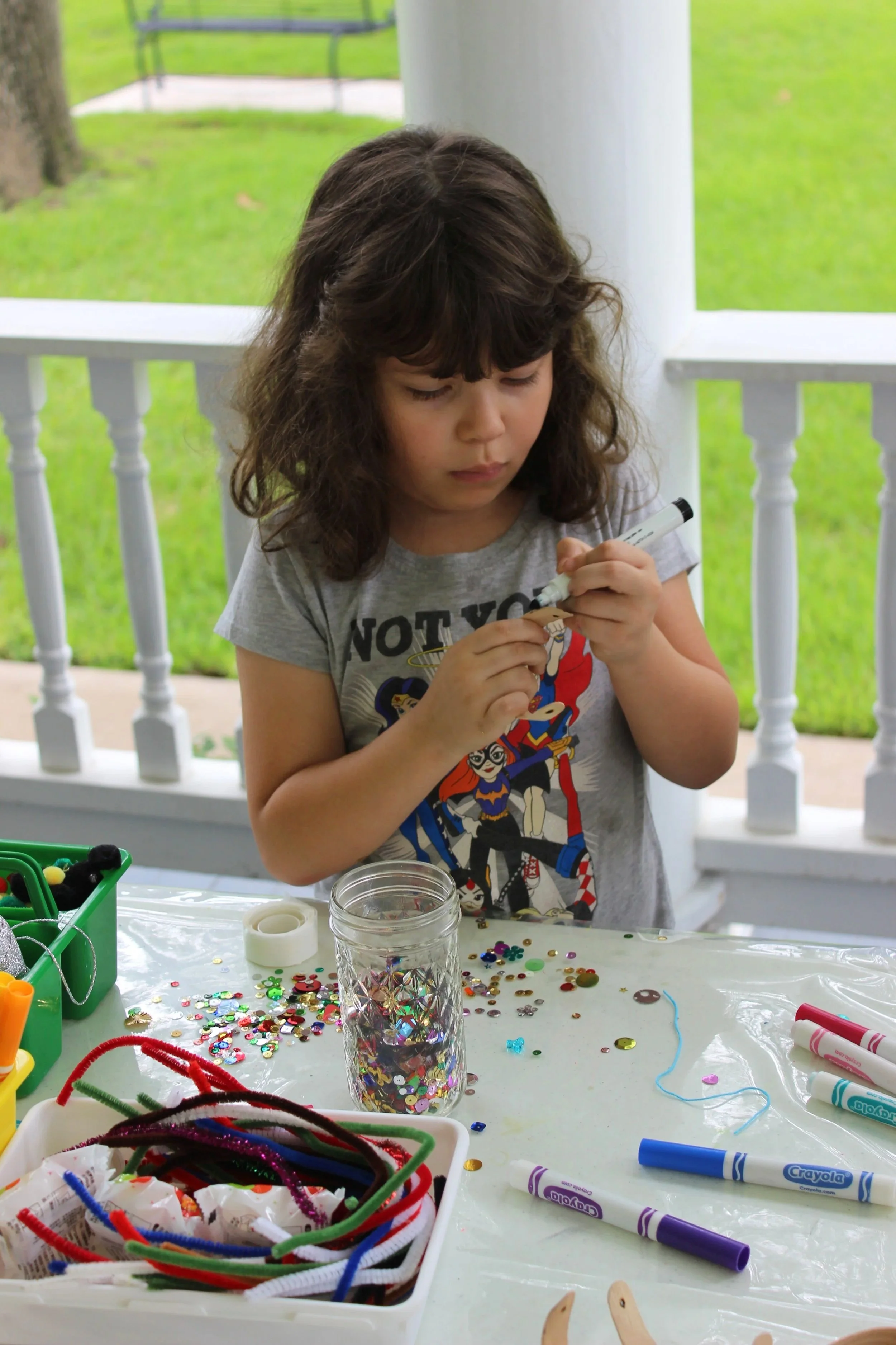 little+girl+doing+a+bracelet+with+marker..jpg