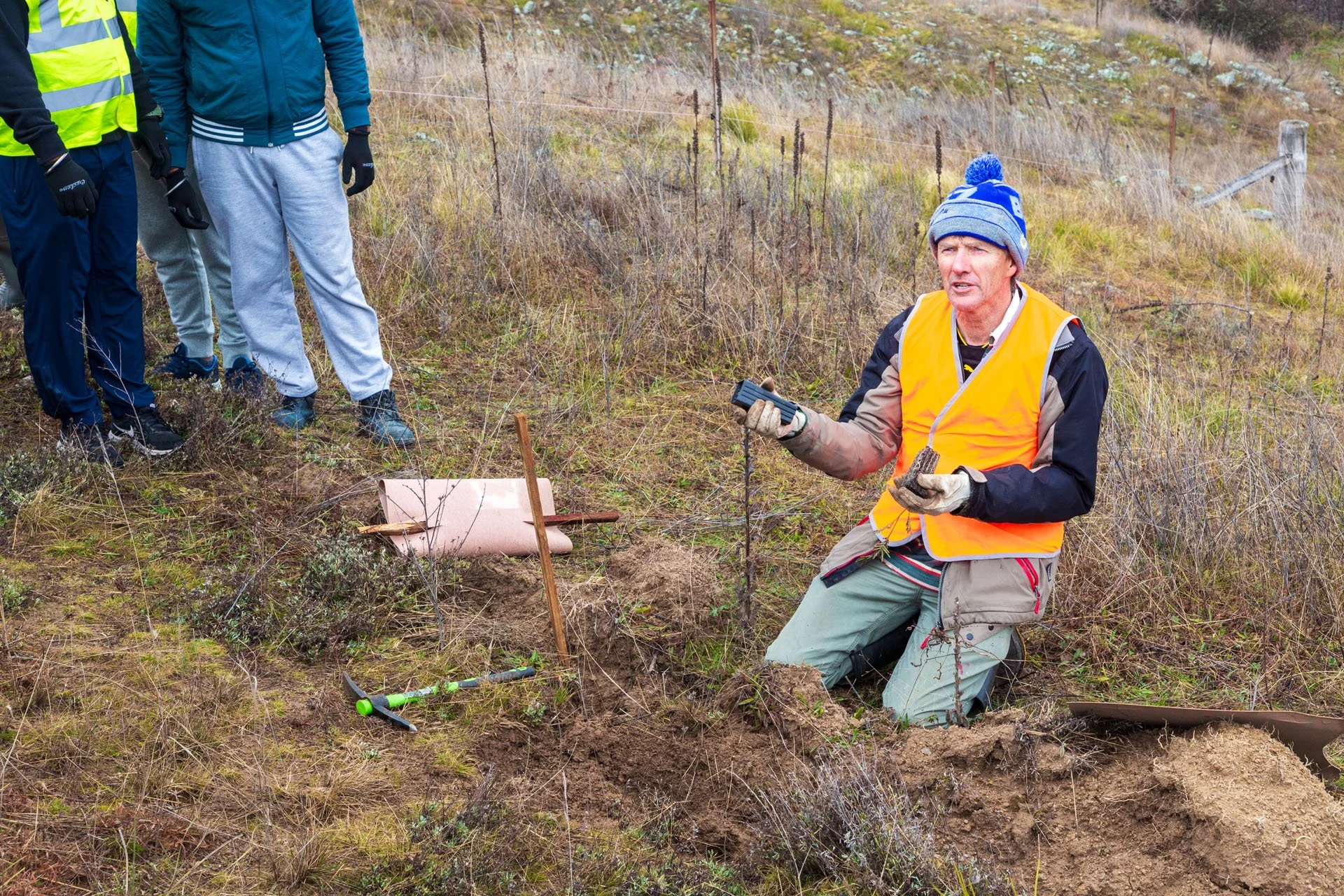 20210801 Queanbeyan Landcare - tree planting-10.jpg