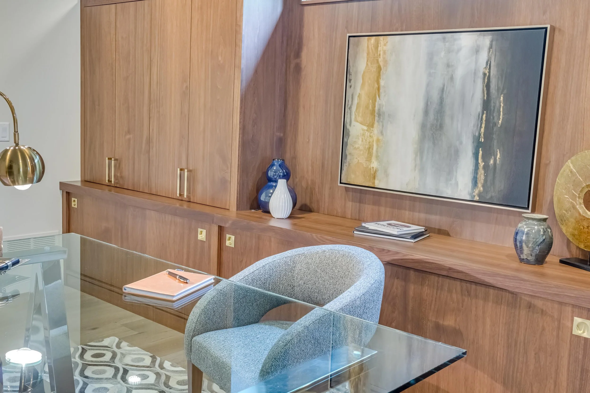 Minnetonka Home Office Built-Ins: Luxury &amp; Purpose