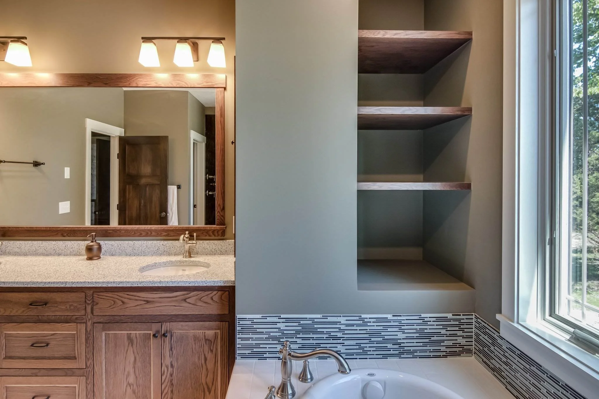 6098 750th Ave NW-14-min.jpg