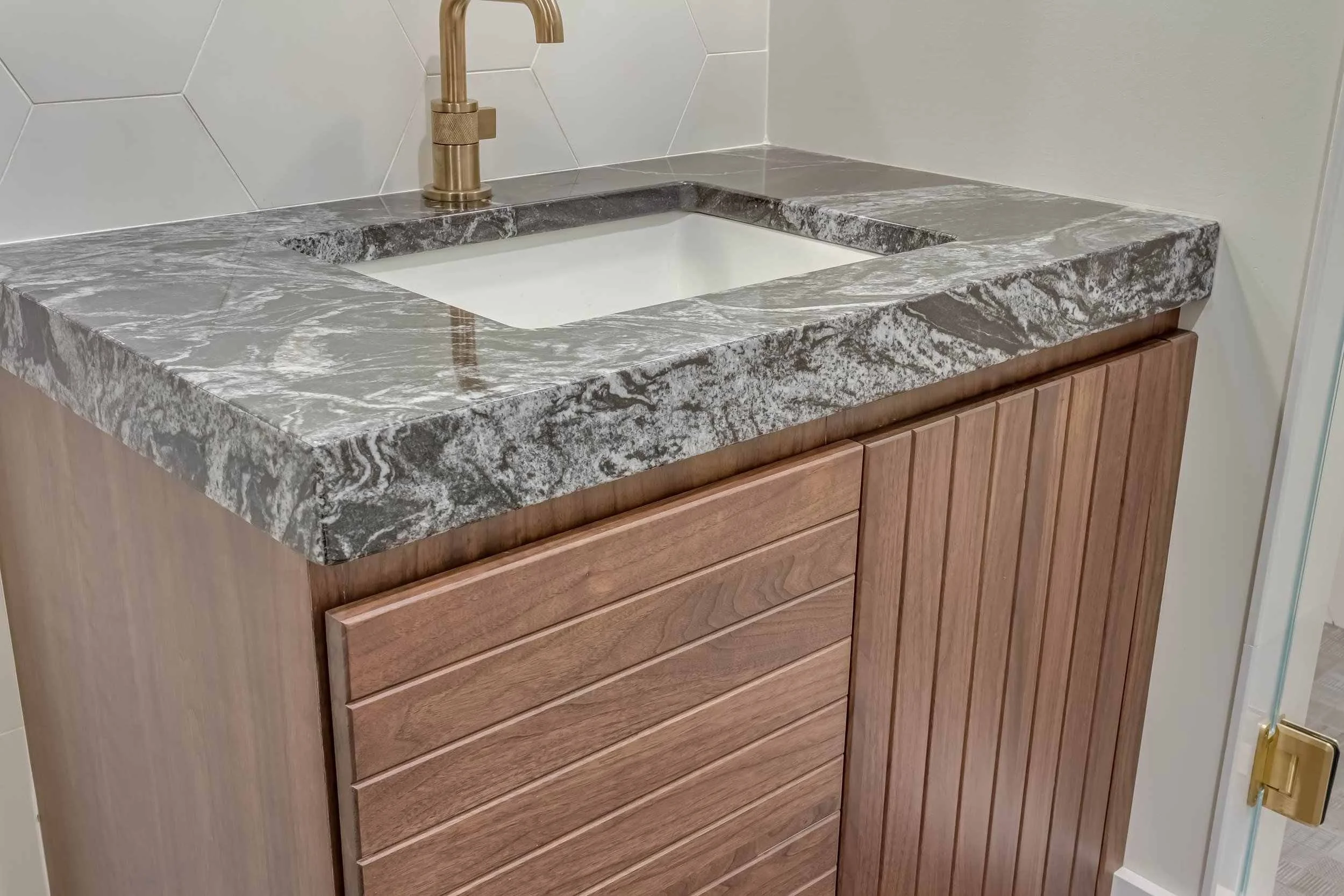 6372 Smithtown Rd-41-min.jpg