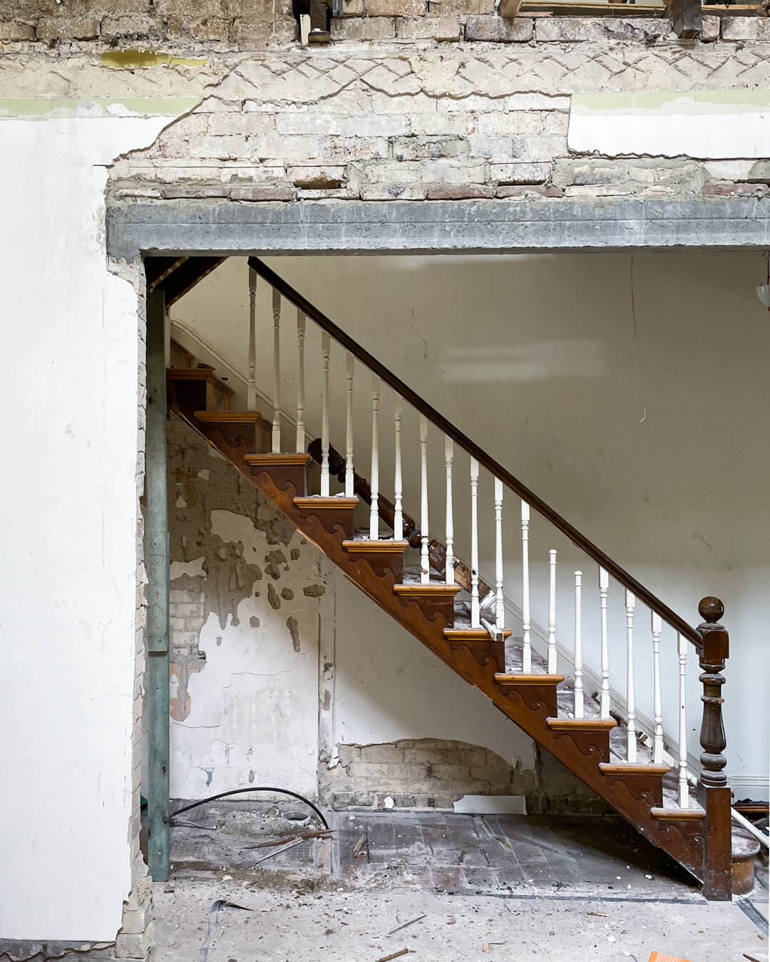 Progress Report 🔨 It's a clean slate at our current Woollahra project now that the site team has demolished the upstairs flooring in preparation for the new first floor ensuites. 

 #modifyhomes #sitevisit  #constructionprogress #homerenovation