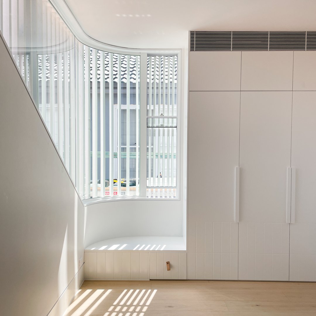 Looking back at the development of the curved window in the light-filled front room at our Glenayr home renovation ☀️

#modifyhomes #interiordesign #homerenovations #homerenovation #homereno  #dreamhome #sydneyhomes #bespokerenovations #constructions