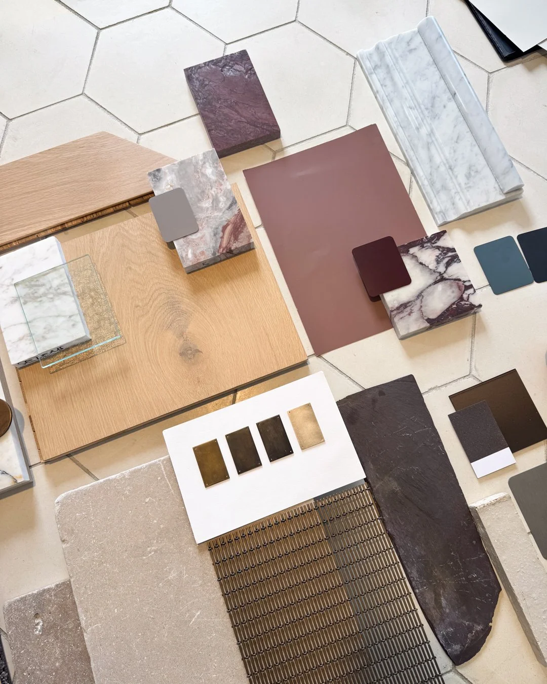 Frederick House | Client Presentation
A big step forward in the design journey — presenting the refreshed layout, key finishes, and external palette for this 1850s Dutch Colonial residence.
From the home theatre to the kitchen, our design tea