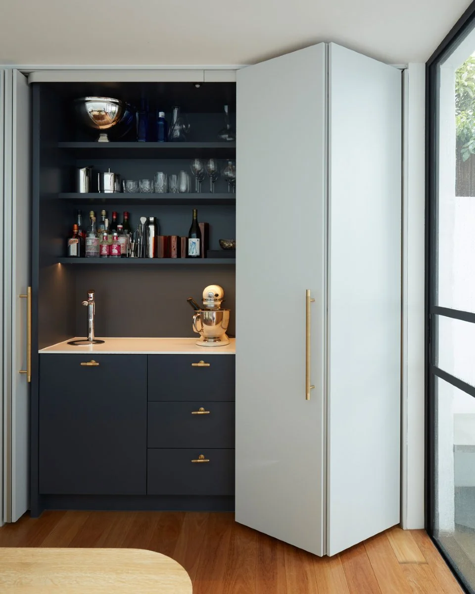 Cambridge Street | Hidden Bar 🍾

Designed with a young family in mind, this hidden bar is all about maximising space while keeping entertaining effortless. Large Australian-made steel frame doors open directly onto the courtyard &ndash; perfect for 