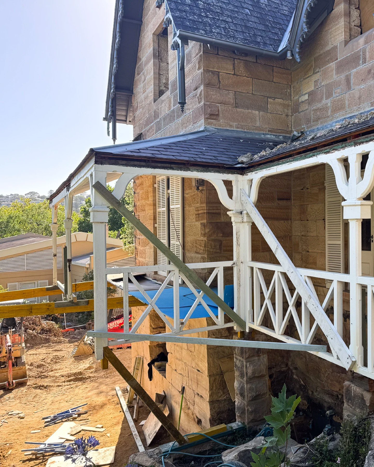Frederick House | Progress Report 🛠️

Wow &mdash; back to the sandstone skeleton. How beautiful are these original Sydney sandstone blocks?

It&rsquo;s incredible to imagine this home being built in the 1850s, long before modern machinery, each bloc