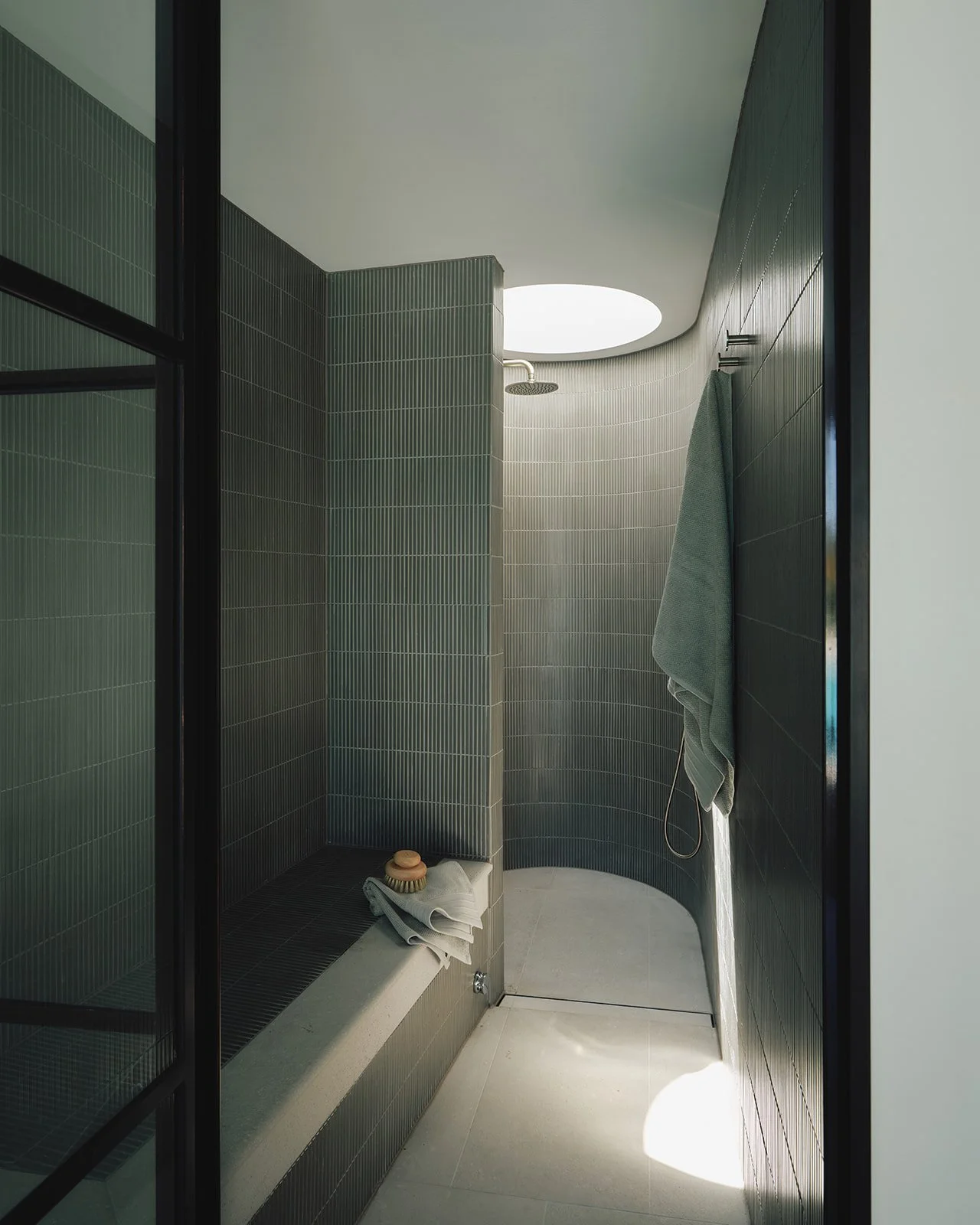 Bellevue Hill House | Steam Room 🚿

Bellevue Hill House is a complete reimagining of a well-built but dated family home. As part of the transformation, the wellness retreat was thoughtfully refreshed&mdash;updating the existing spa and sauna and int