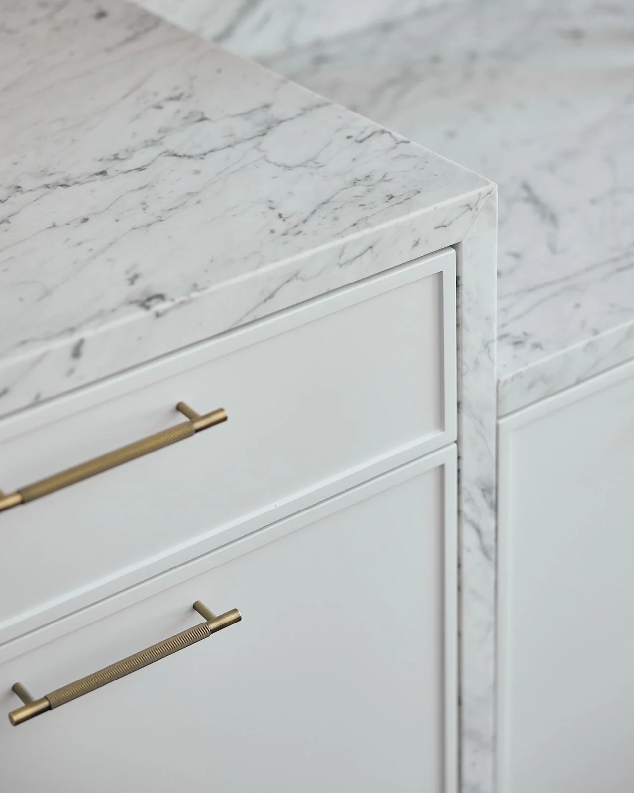 Cameron Terrace | Kitchen Details 🤍

The interior design brief centred on creating a light, bright and neutral palette.

The kitchen joinery was carefully designed to balance contemporary functionality with the traditional character of the terrace. 