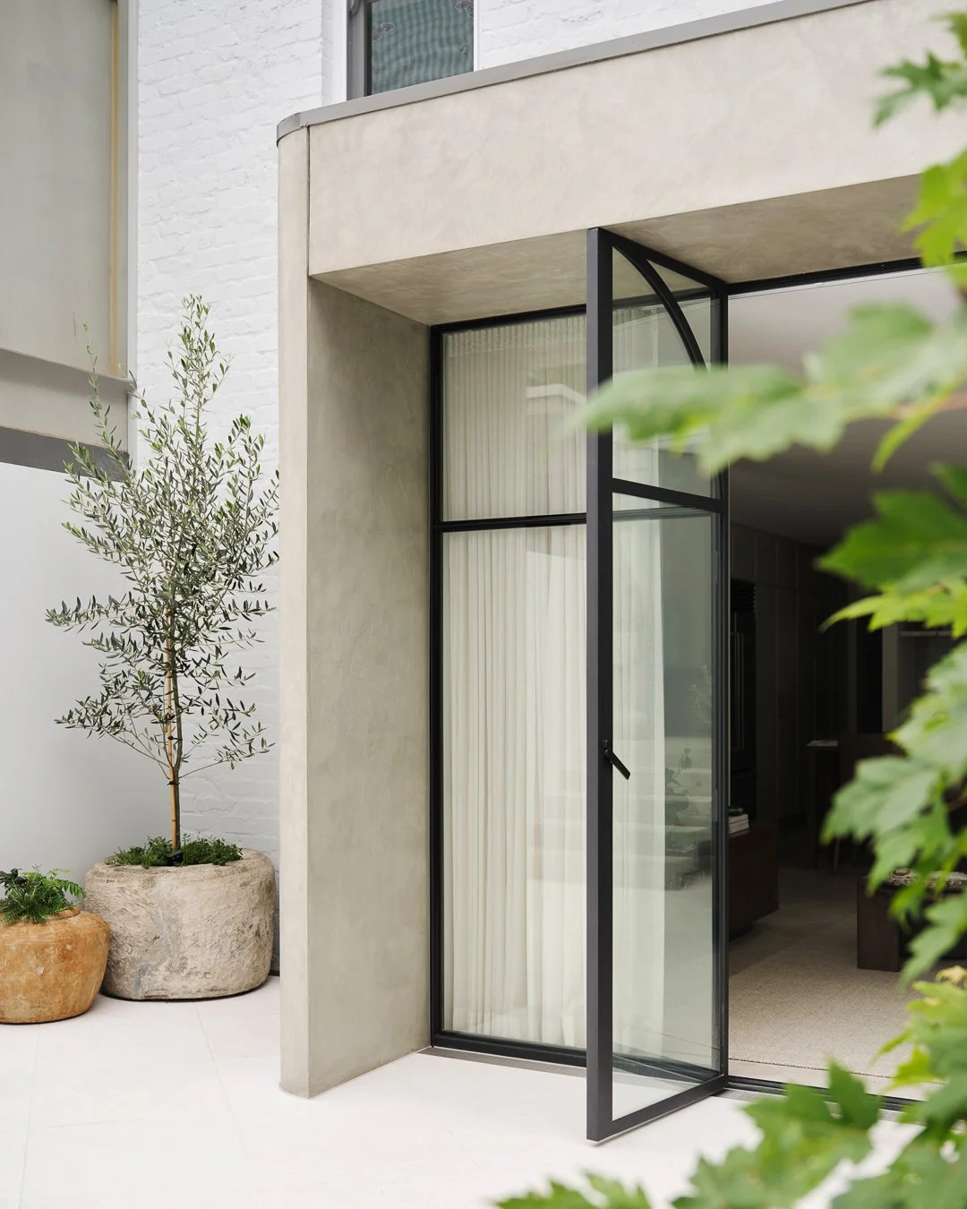Windsor House | Modern Extension

One of our favourite renovations of 2025

This meticulously restored Victorian terrace in Paddington seamlessly blends heritage charm with contemporary elegance.

Our integrated design and build team carefully wove t