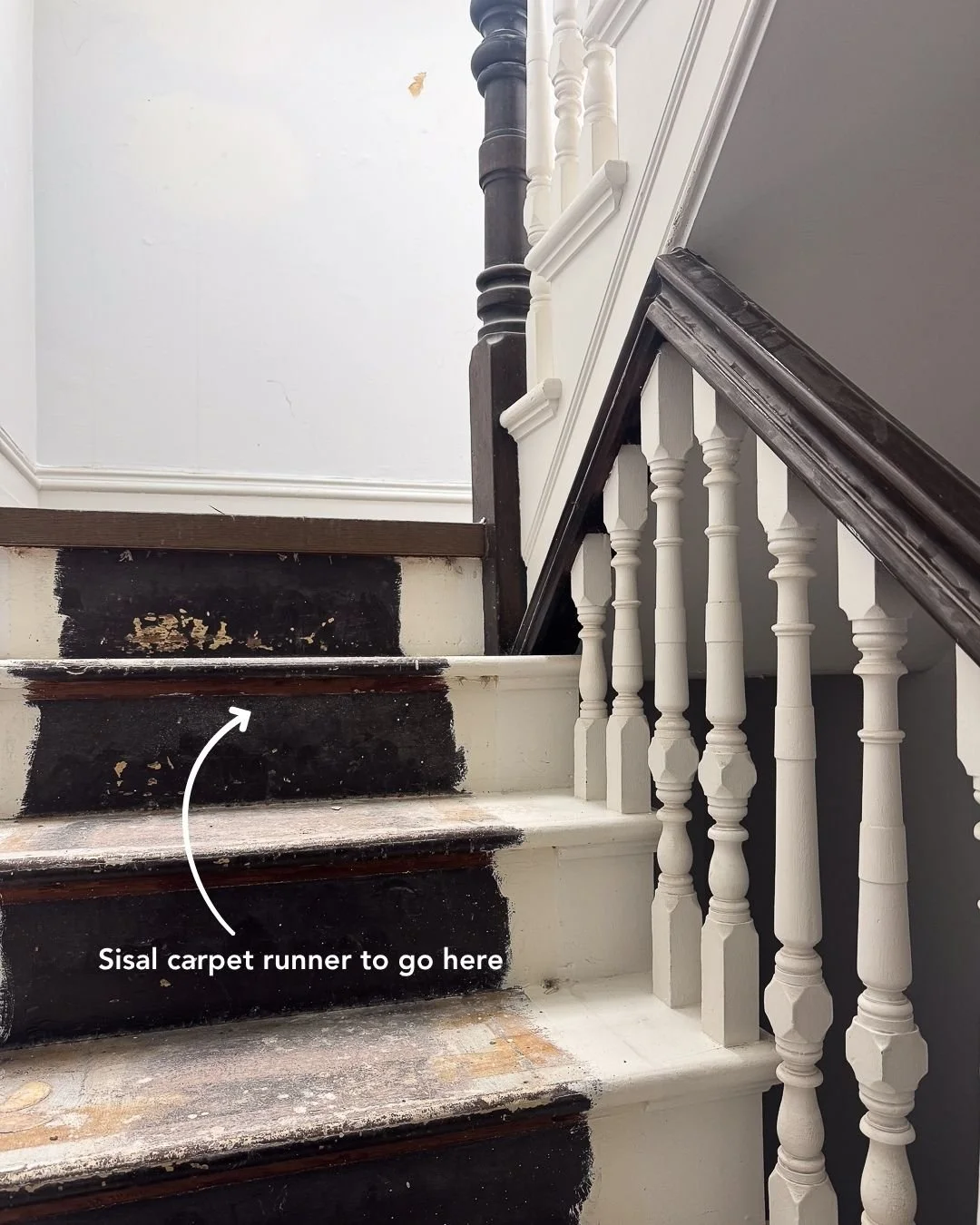 Park House | Progress Report 🛠️

A busy couple of weeks on site and, despite the rain ☔, the renovation progress continues.

Painters were on site today and some of the finer joinery details begin to be installed throughout the home. One of the most