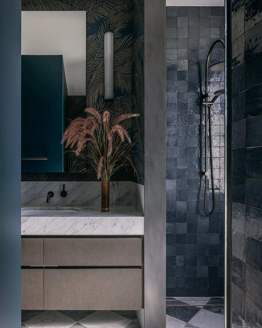 Moncur House | Master Ensuite 🤍

The first floor of this large Victorian terrace was carefully replanned by the design team, transforming what was once a bedroom into a generous master ensuite with double vanity, bath and shower.

A layered material