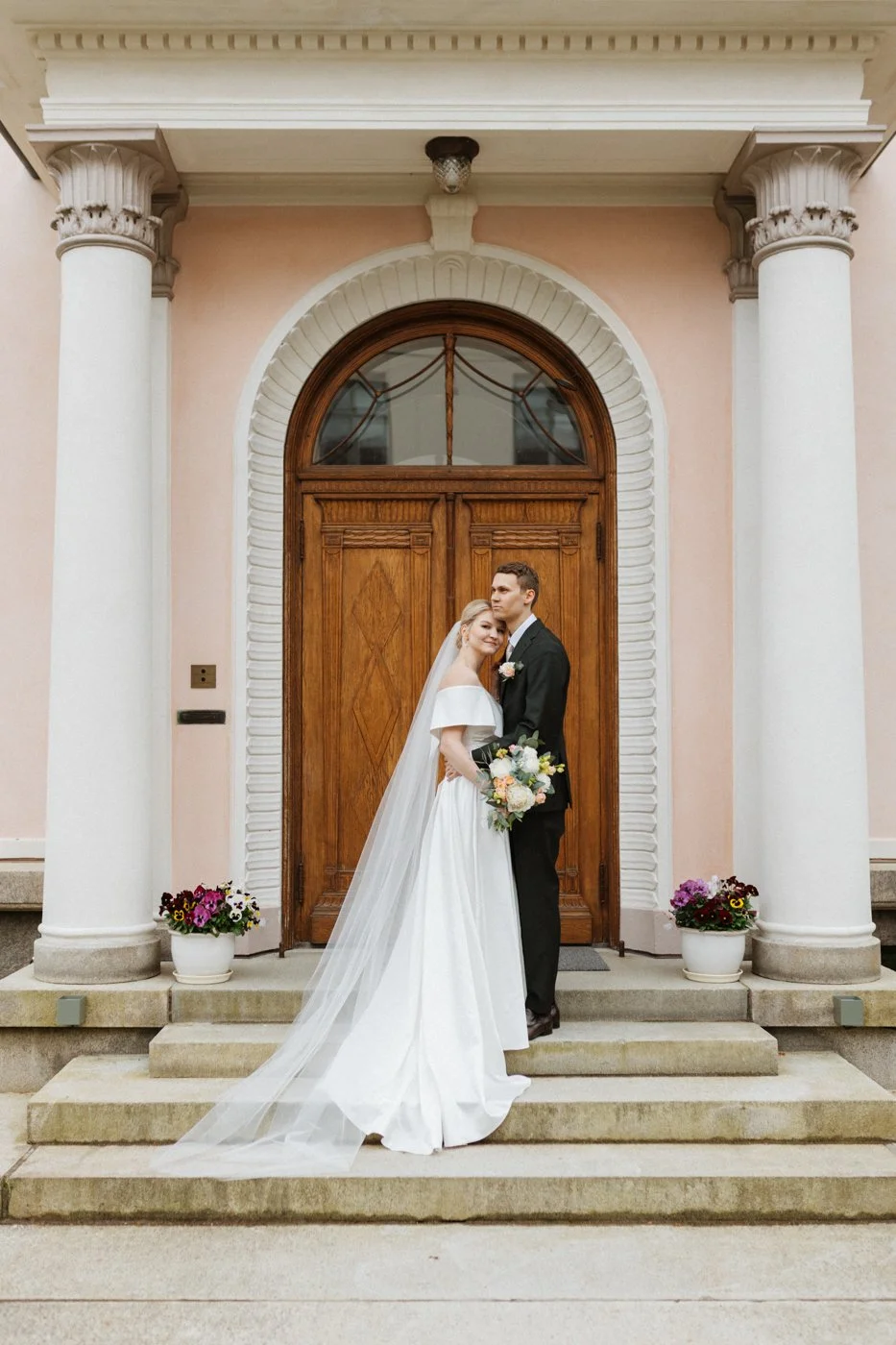 HenniinaVisuals-Valokuvaus-Hääkuvaus-sneakpeek-4.jpg