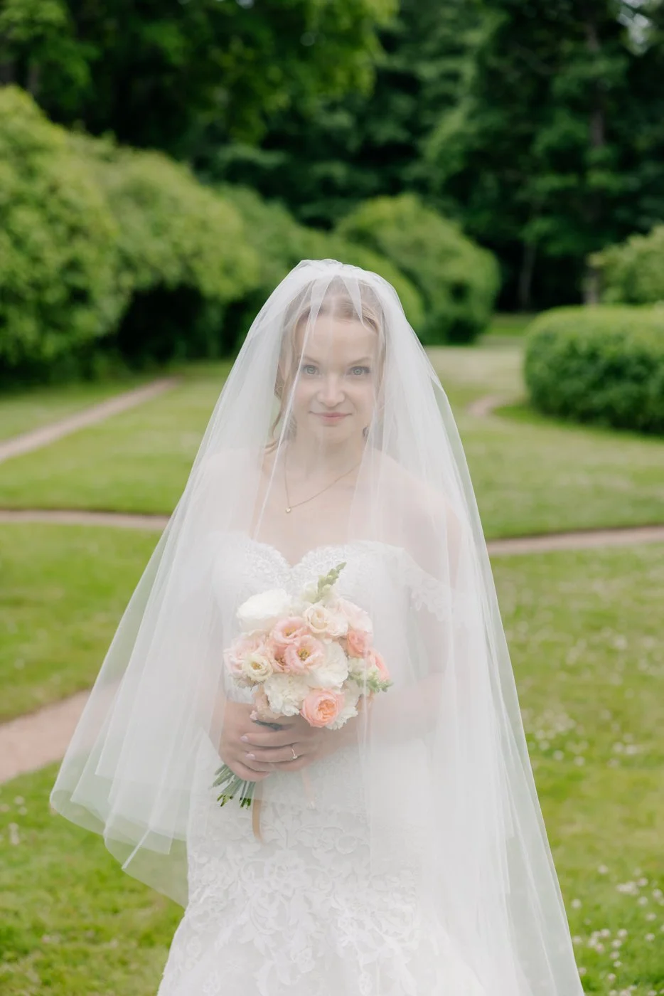 HenniinaVisuals-Valokuvaus-Hääkuvaus-sneakpeek-23.jpg