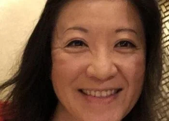 Phui-Ling Financial Analyst.jpg