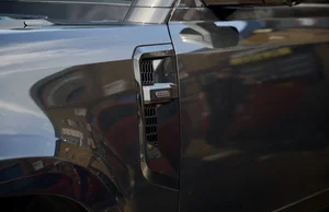 Side vents 4