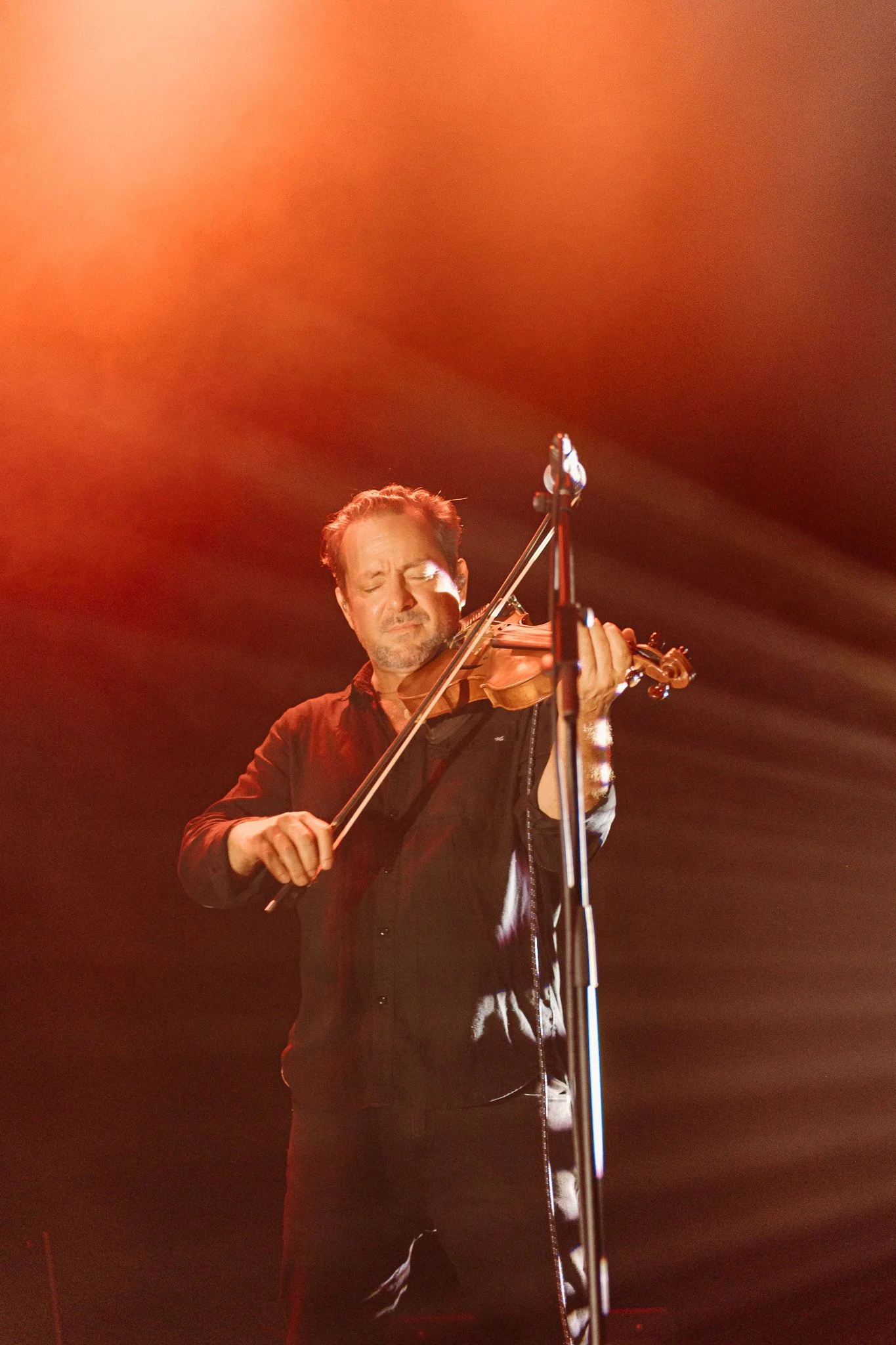 DSC03730edit-gregory-alan-isakov-metro-theatre.jpg