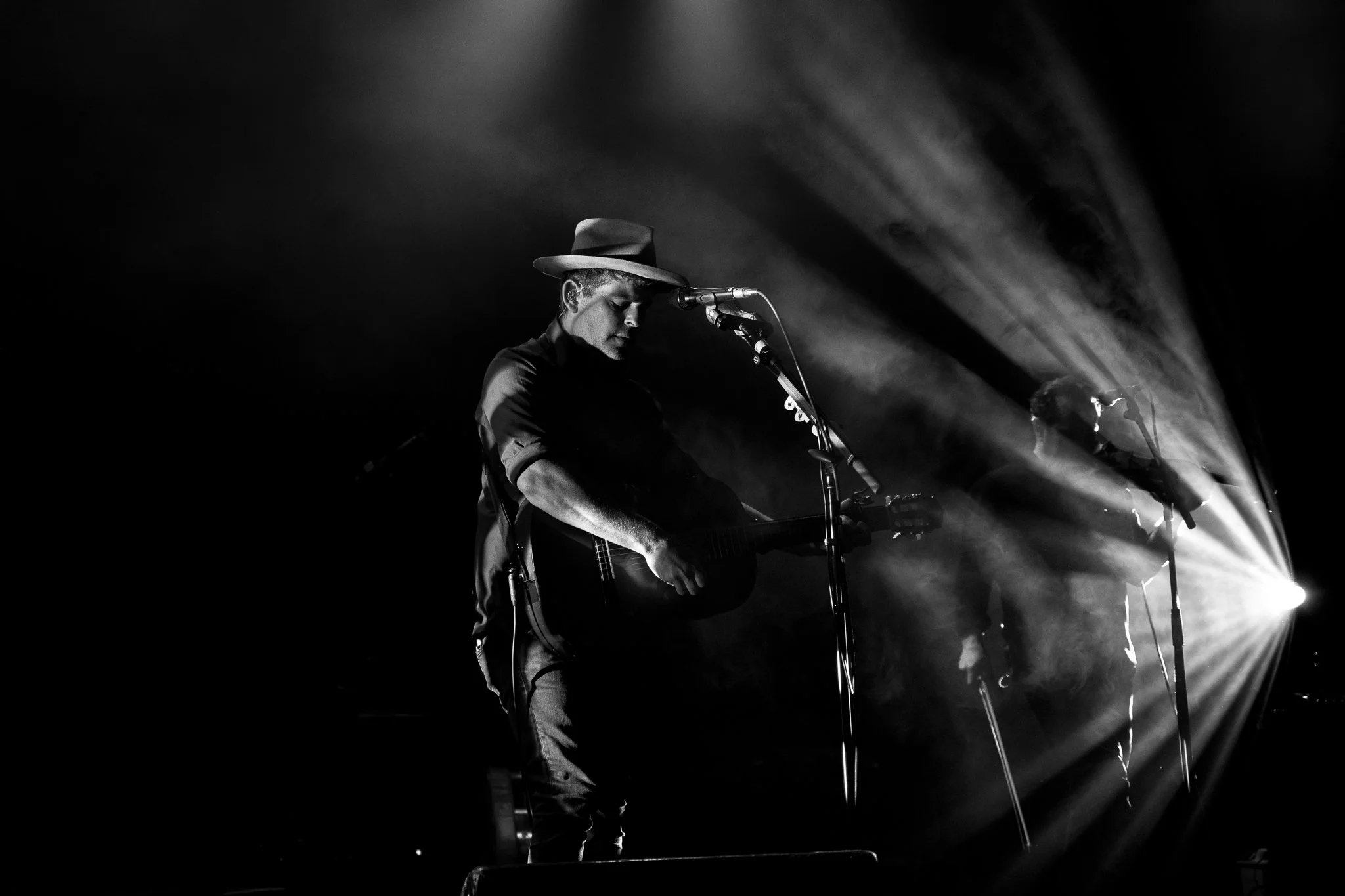DSC03252edit-gregory-alan-isakov-metro-theatre.jpg