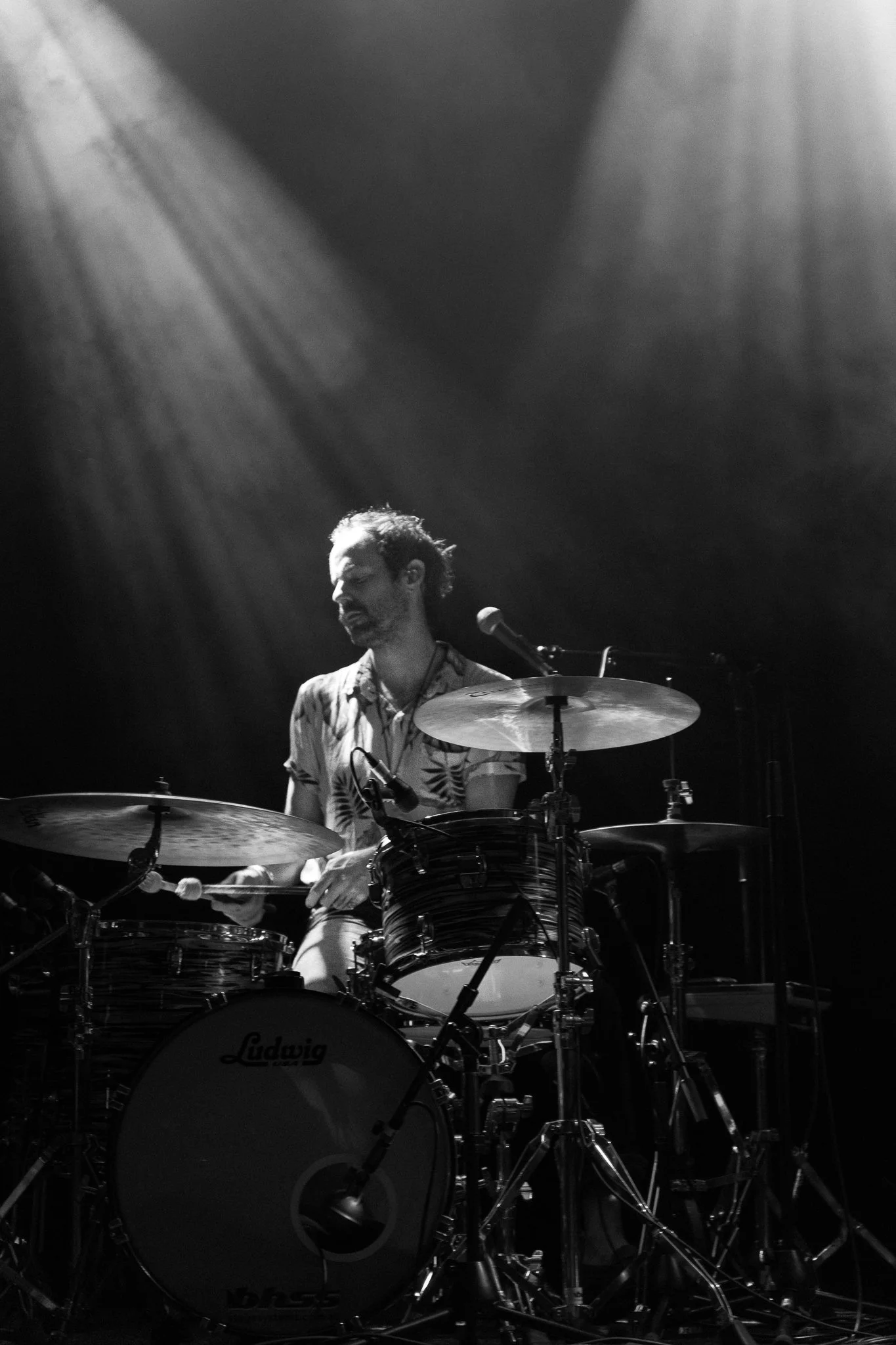 DSC03276edit-gregory-alan-isakov-metro-theatre.jpg