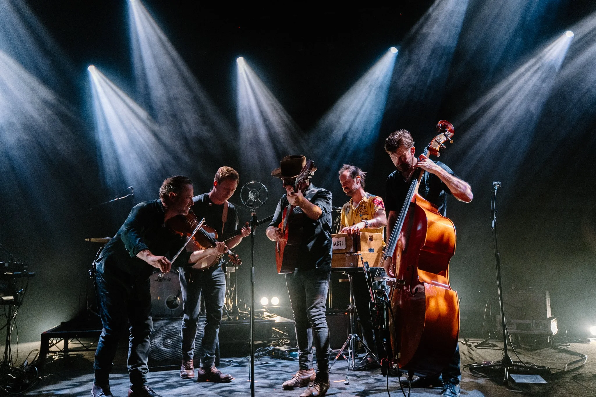 DSC03599edit-gregory-alan-isakov-metro-theatre.jpg