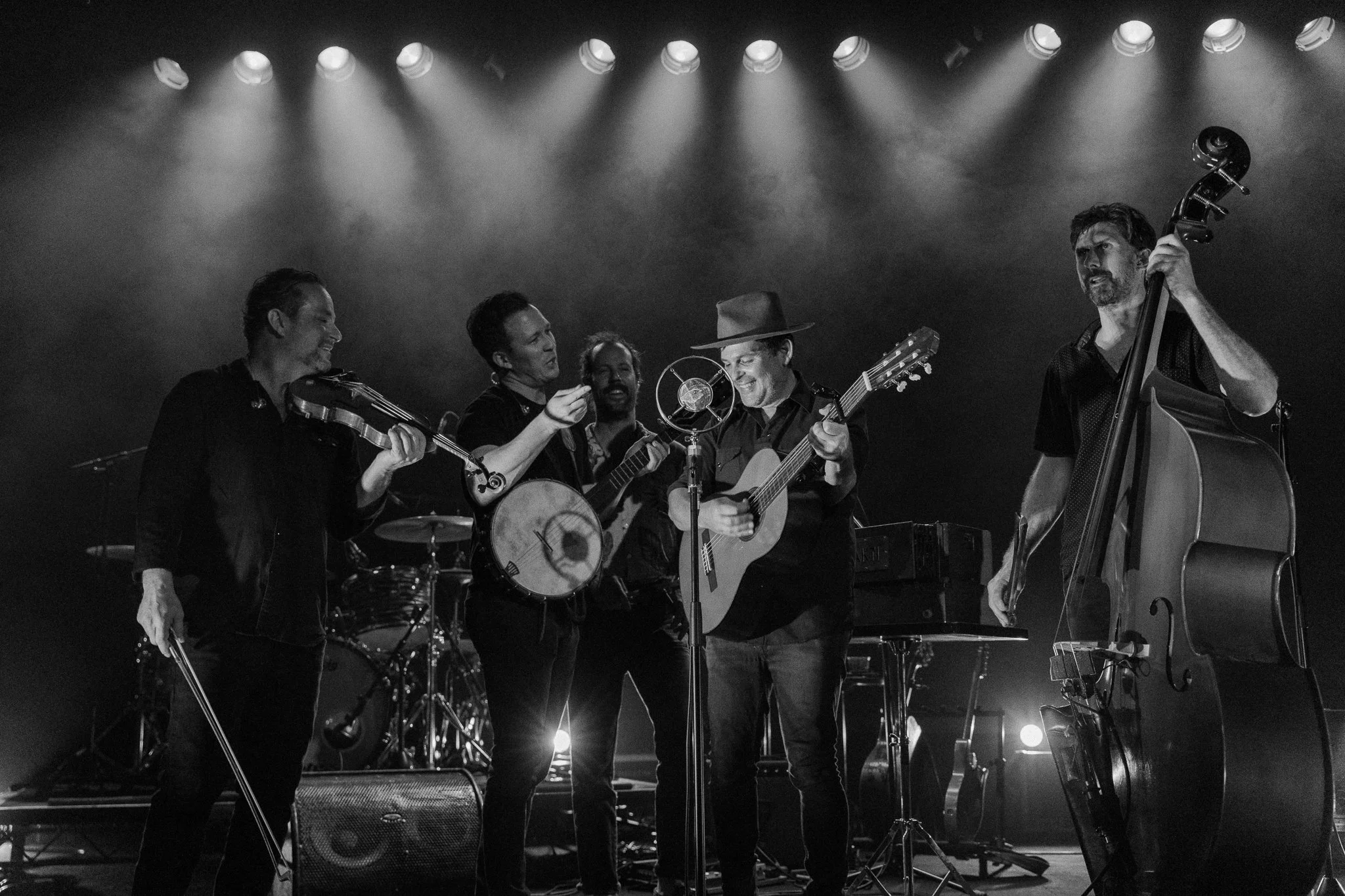 DSC03649edit-gregory-alan-isakov-metro-theatre.jpg