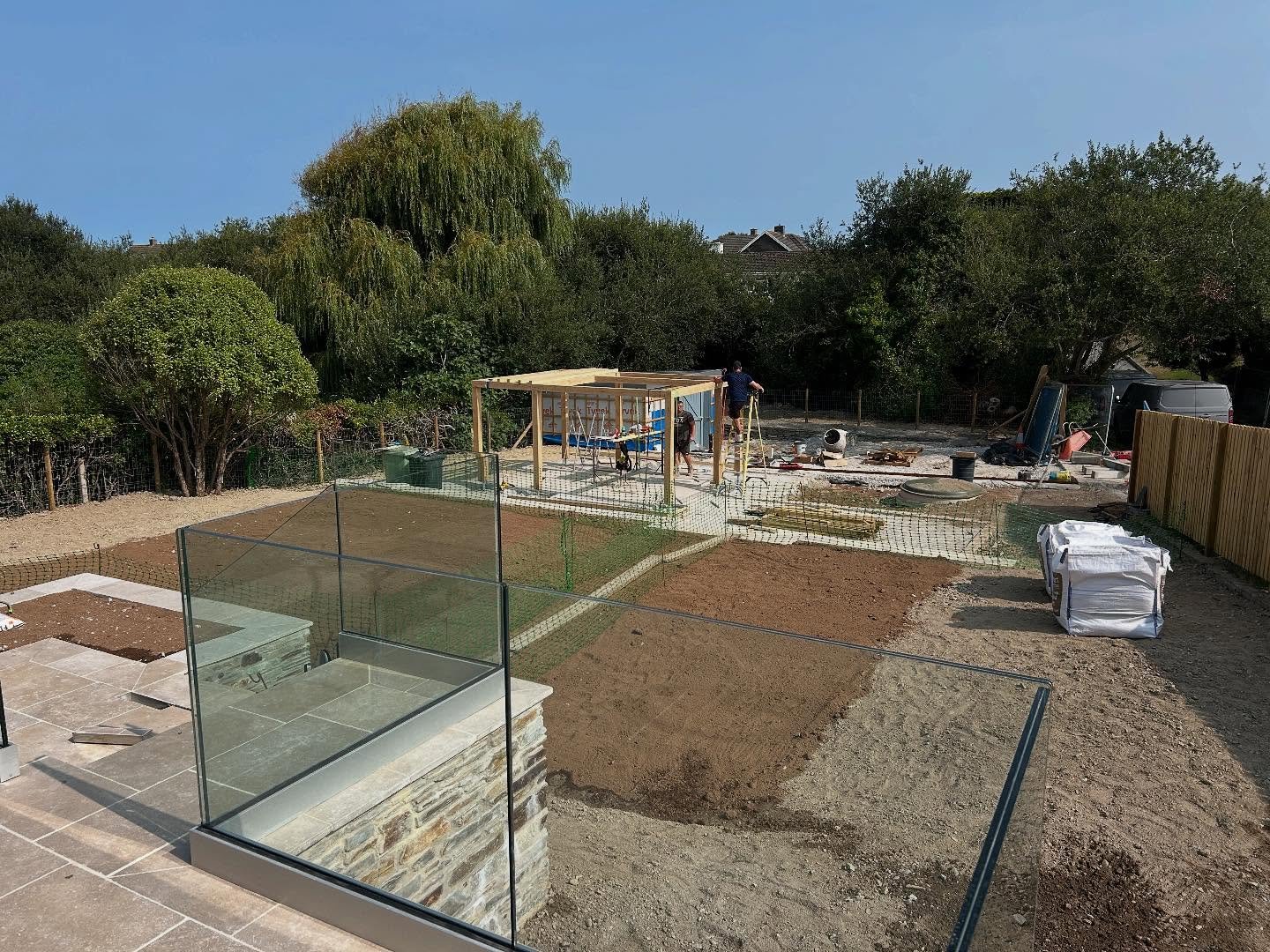 Bespoke oak pergola install at our Constantine Bay project. This garden gets HOT so the shade it&rsquo;ll cast when dripping with coastal climbers should be most welcome! As always a joy to work with @admire_constructionltd #gardendesign #gardendesig