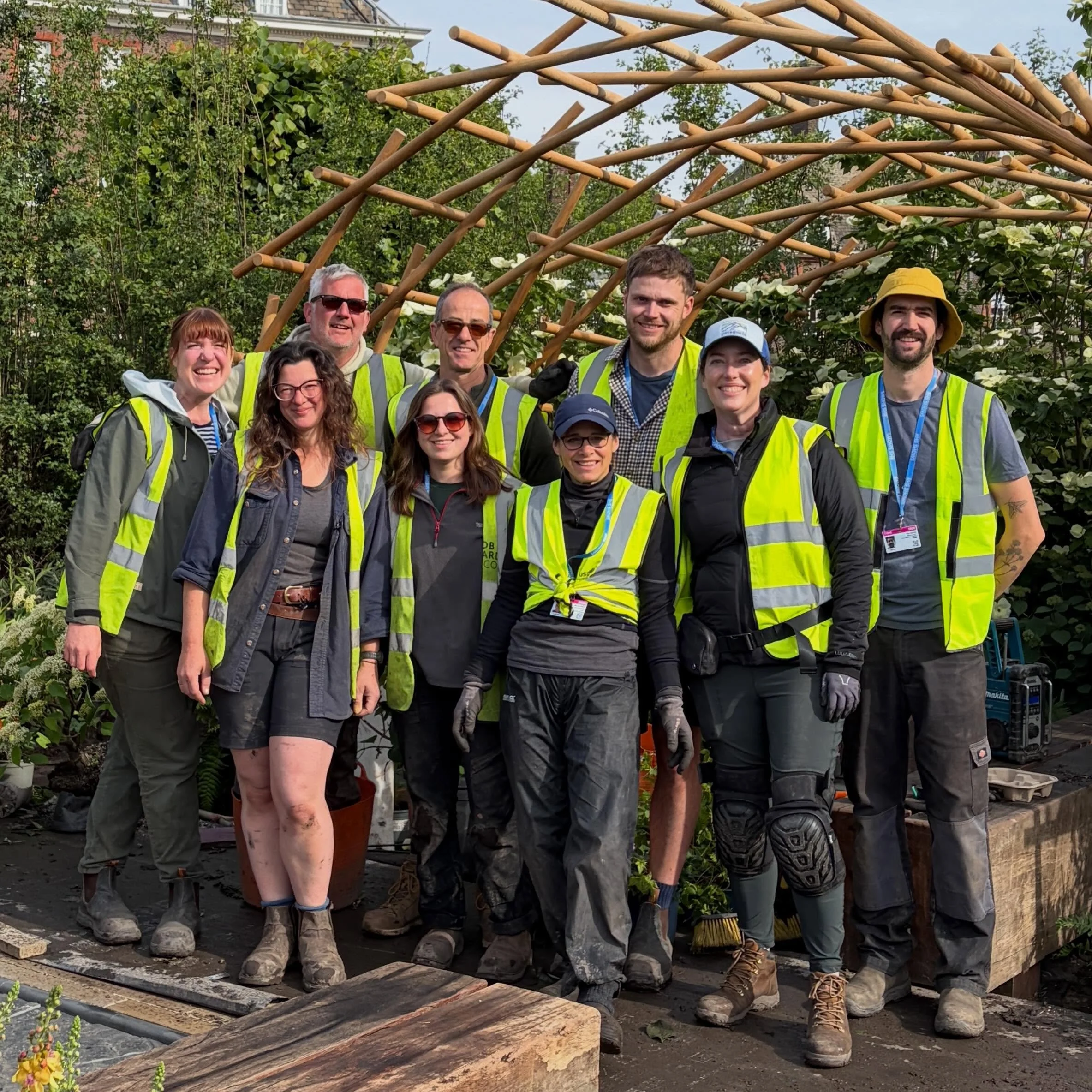RHS Chelsea &lsquo;26 Trussel&rsquo;s Together Garden planting team&hellip; the absolute best!! #rhschelseaflowershow #trussell @robhardygardens @peter_gregory_landscapes @provendernurseries