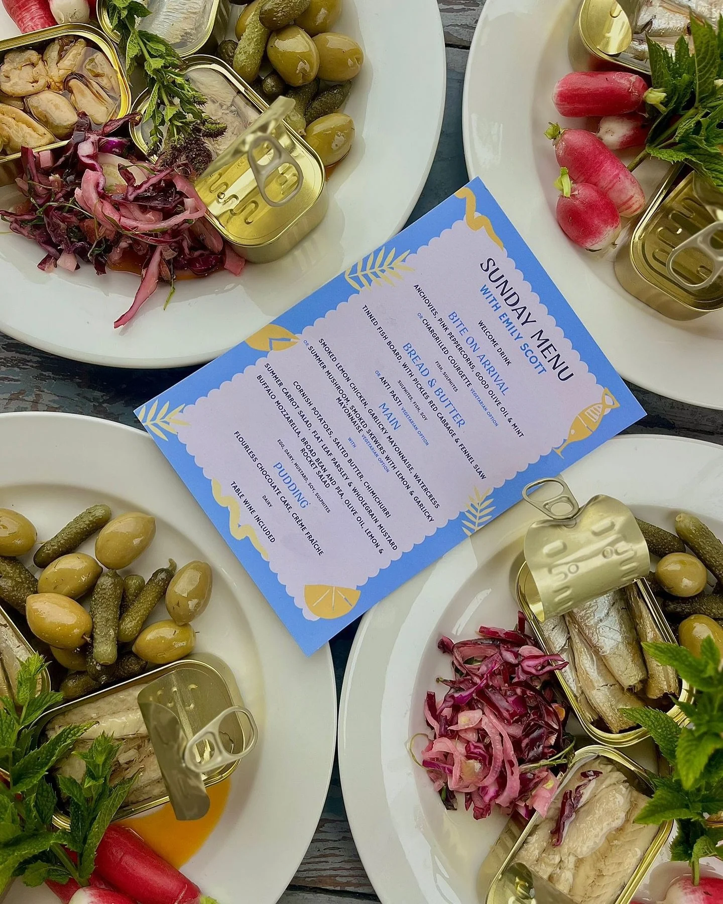 FEASTING @rockoysterfestival with the the best @benquinncoach with @woodfiredcanteen 🔥 🍽️ 🎏 

What a team 🙌🏻 Thank you Ex

#emilyscottfood #acookandherkitchen #seaandshore #timeandtide #homeshores