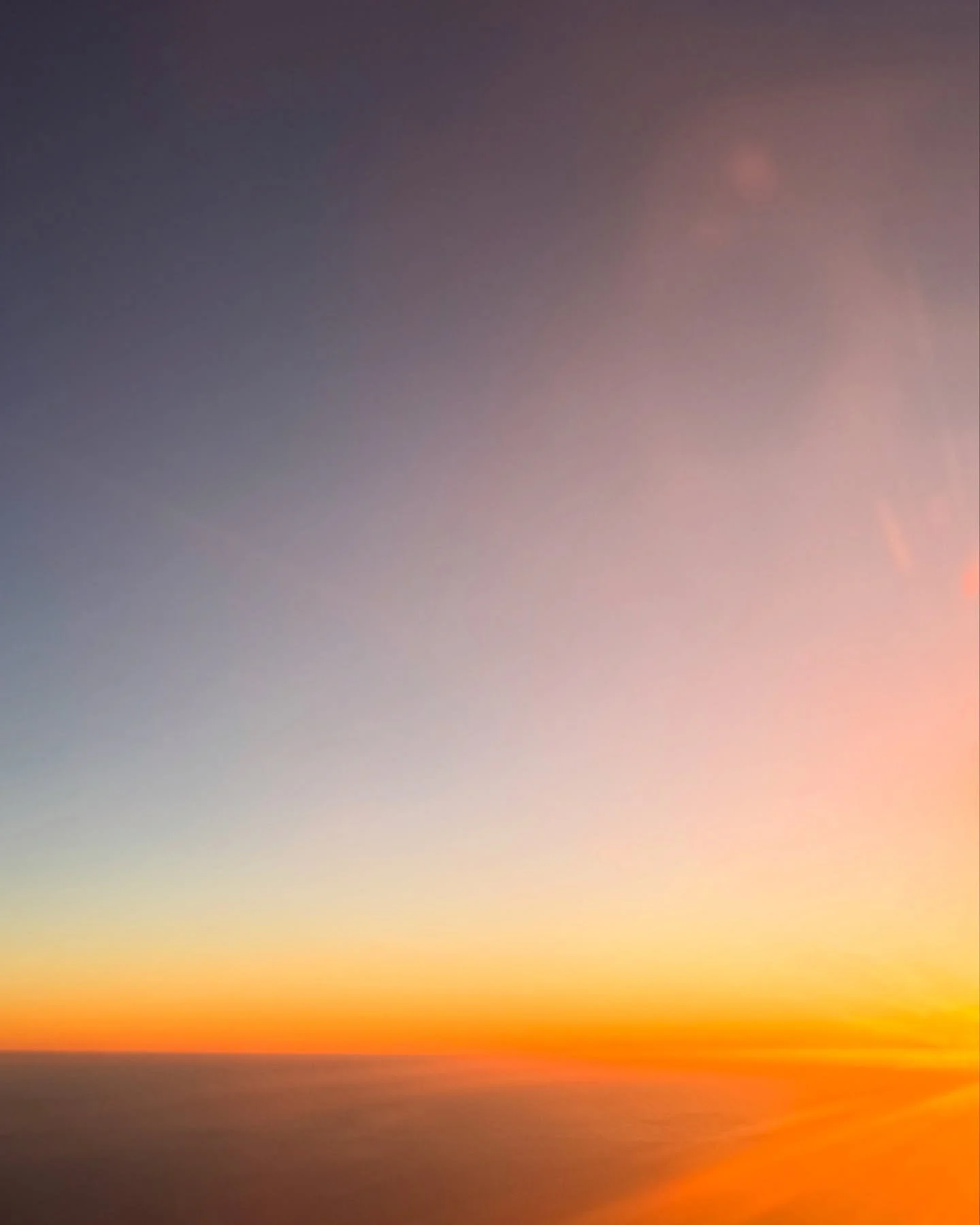 GOLDEN sunset 🌅 

Ahoy Bordeaux ⛅️ ✈️

#emilyscottfood #acookandherkitchen #seaandshore #timeandtide #homeshores