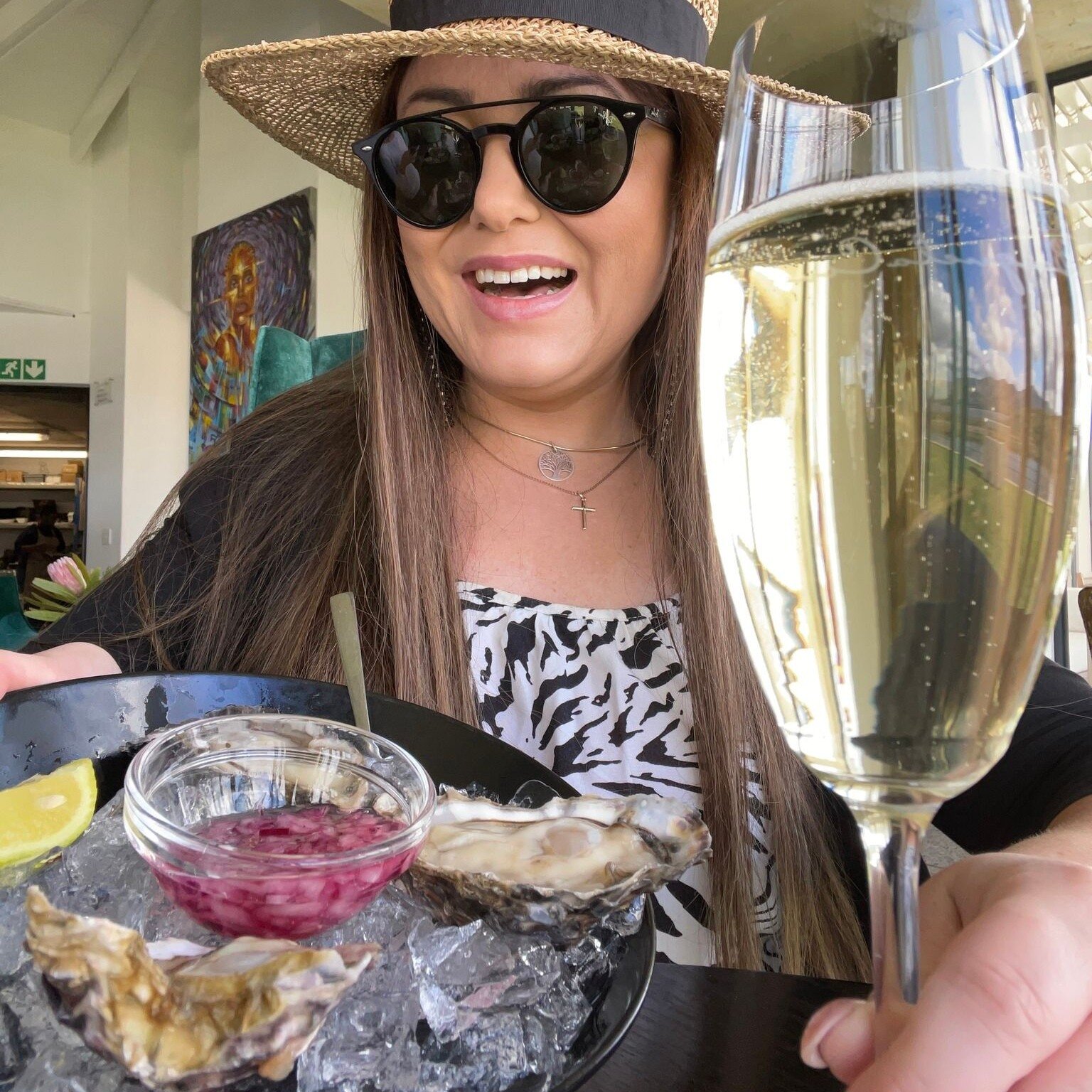 Experience the oyster &amp; wine pairing experience at Benguela Cove, in the Walker Bay Cape Winelands. You can&rsquo;t miss the entrance to the estate en route to Hermanus from Cape Town. Upon arrival expect a warm greeting, exceptional service and 