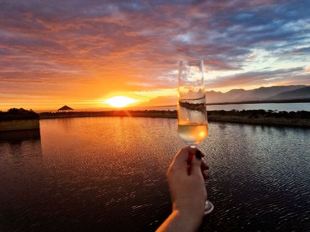Best-Sunset-Wine-Tasting-Benguela-Cove.jpg