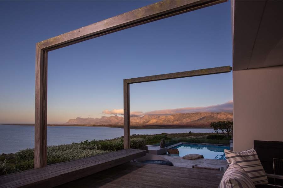 Benguela-Cove-Accommodation-Villa-111-Ocean-Mountain-View.jpg