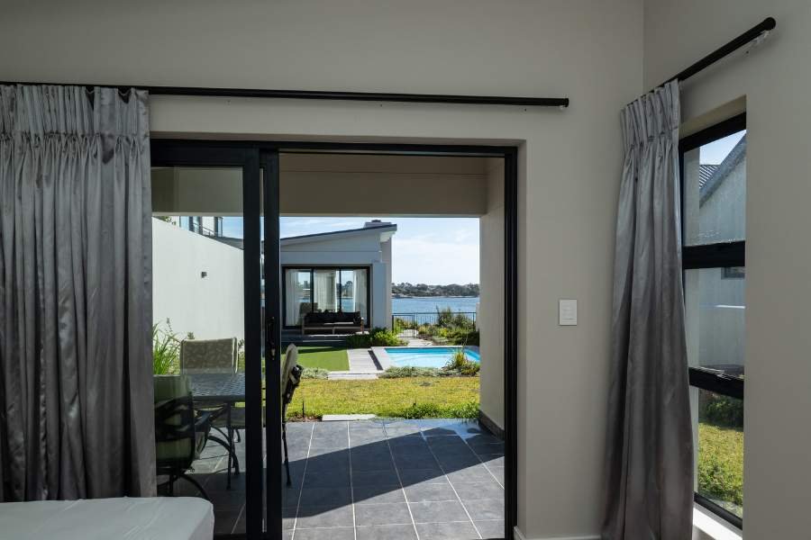 Benguela Cove-Villa-163-Annex-Bedroom-En-Suite.jpg