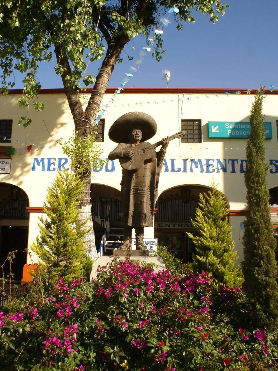 Monumento al Mariachi in Piazza Garibaldi.