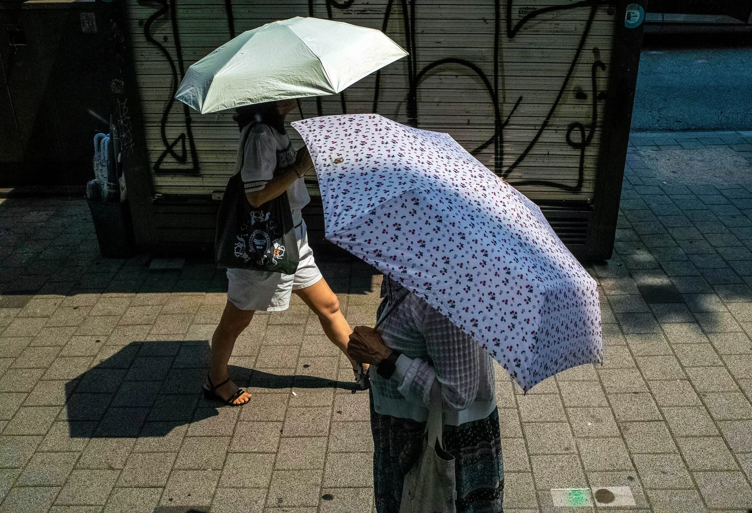 Sinchon-ro in front of the Daiso Store