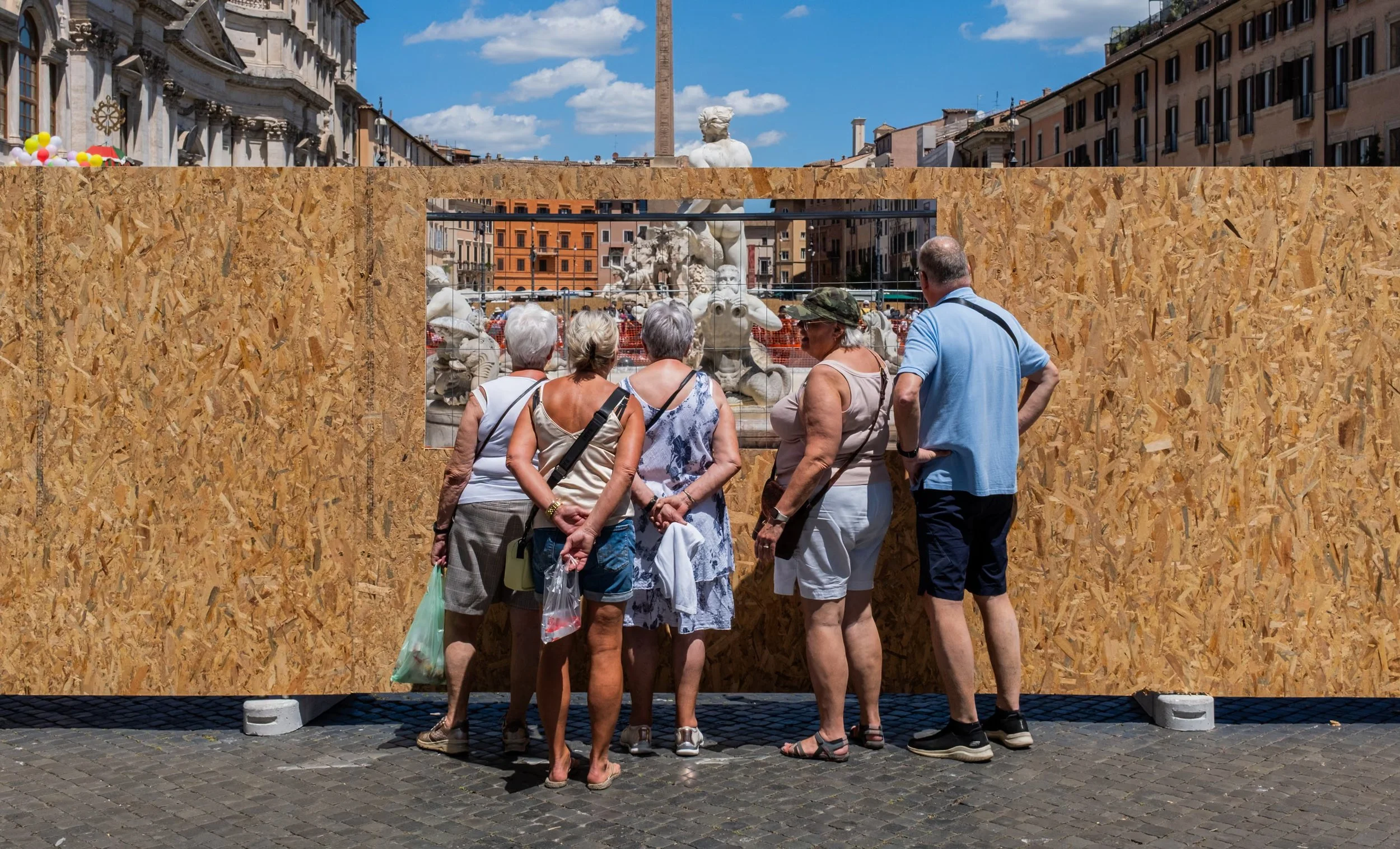 Tour groups, temporary routes and toilets: the reshaping of Rome – by Lorenzo Grifantini