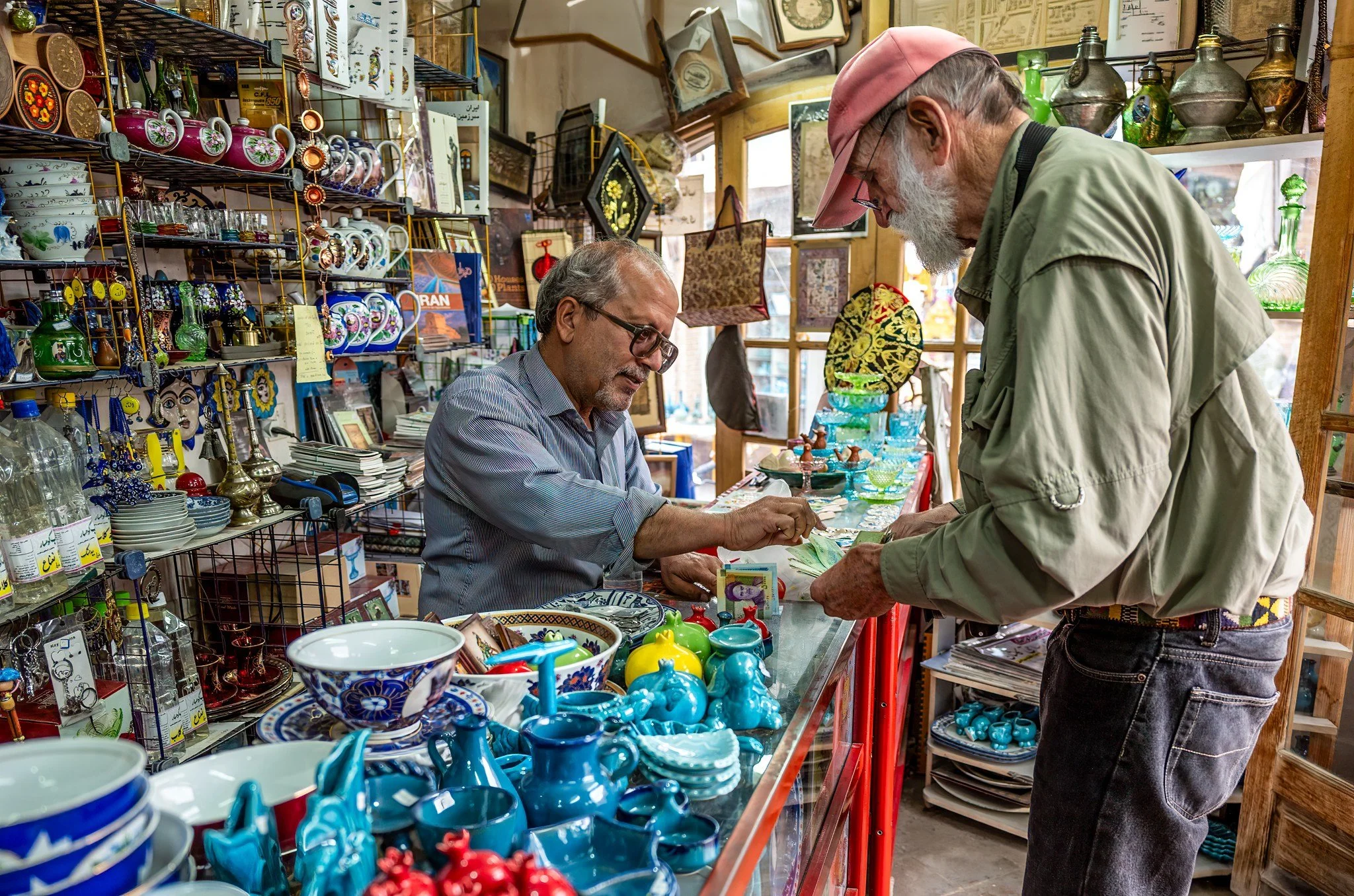 Choose Your Rials! Kashan, Iran, 2016 Leica SL, 24-90 ©Tina Manley Farsi and Rials are so confusing! We would just hold out the money and let them choose. Nobody ever tried to cheat us..jpg
