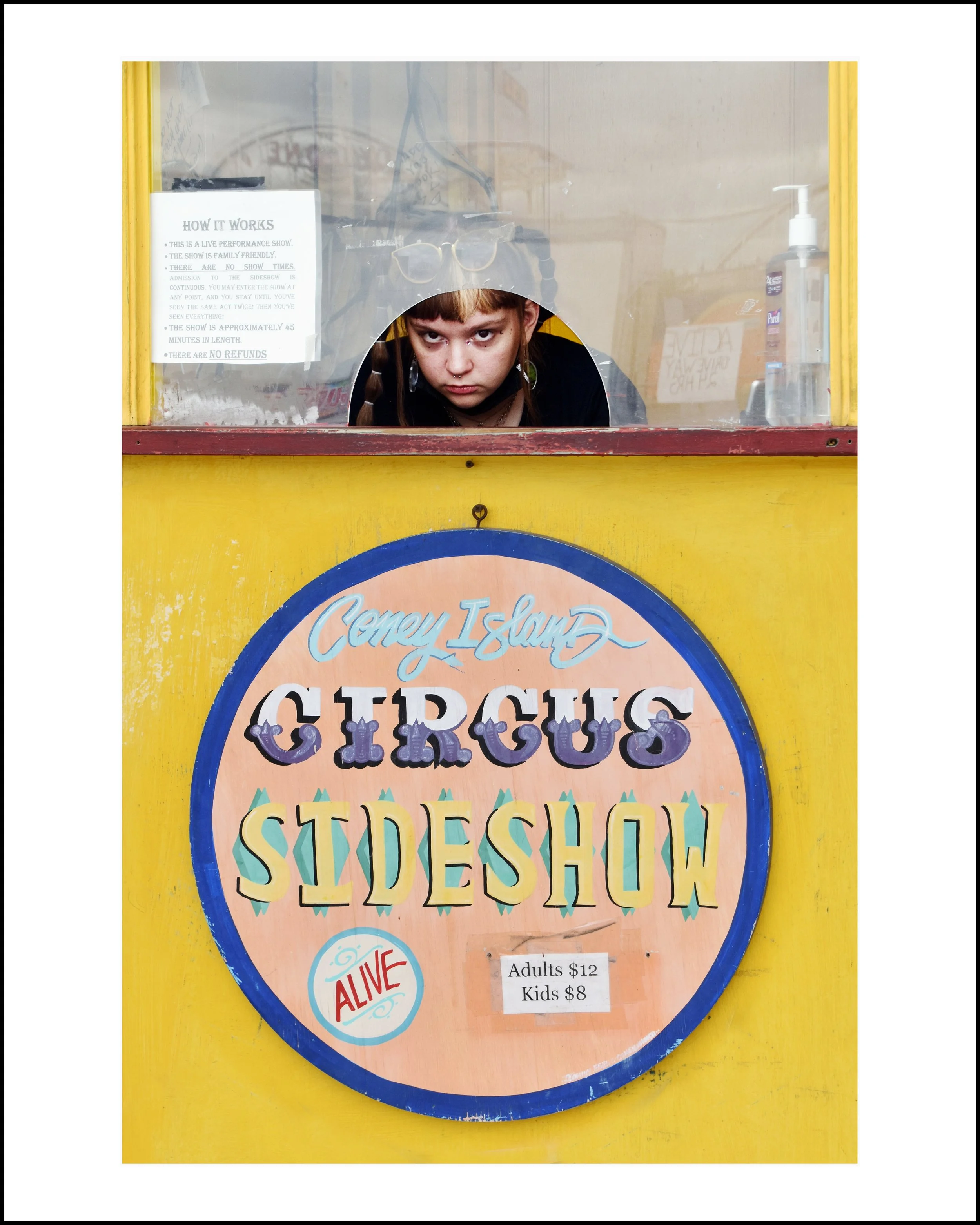 Sideshow girl 