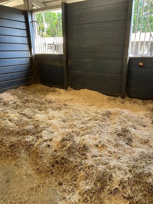 Stall Setup / Maintenance — Natural Bedding