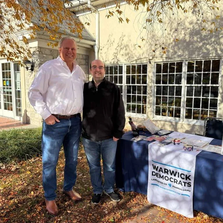 🍕 Smiles, pizza, and democracy in action&mdash;the Warwick Democrats always show up with heart (and food!) Our amazing volunteers and candidates are at the polls ALL day greeting voters and talking about what's at stake in this crucial election. 💙
