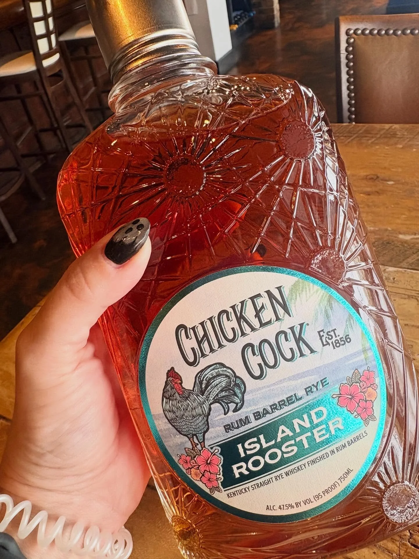 🐓 Wednesday’s Feature Pour: Chicken Cock “Island Rooster” Rum Barrel Rye 🥃
A Kentucky rye with a tropical twist — aged in rum barrels for a smooth, island-inspired finish. Notes of brown sugar, spice, and toasted coconut ma