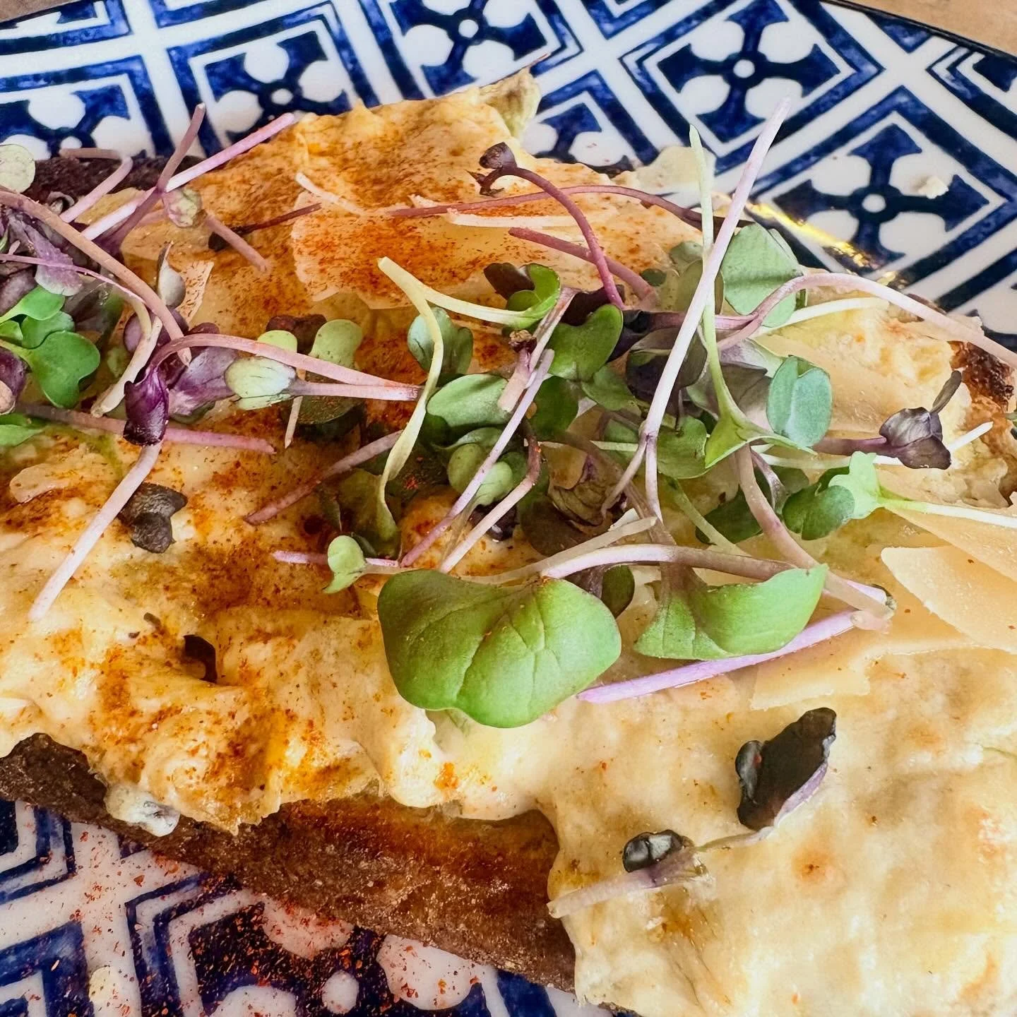 ✨ New Appetizer Alert! ✨
Our Artichoke Crab Bread starts with Mediterra Country White bread, topped with a rich blend of artichoke, crab, cream cheese, and mayo. Finished with shaved Parmesan, fresh microgreens, and a sprinkle of paprika.
#asseenin