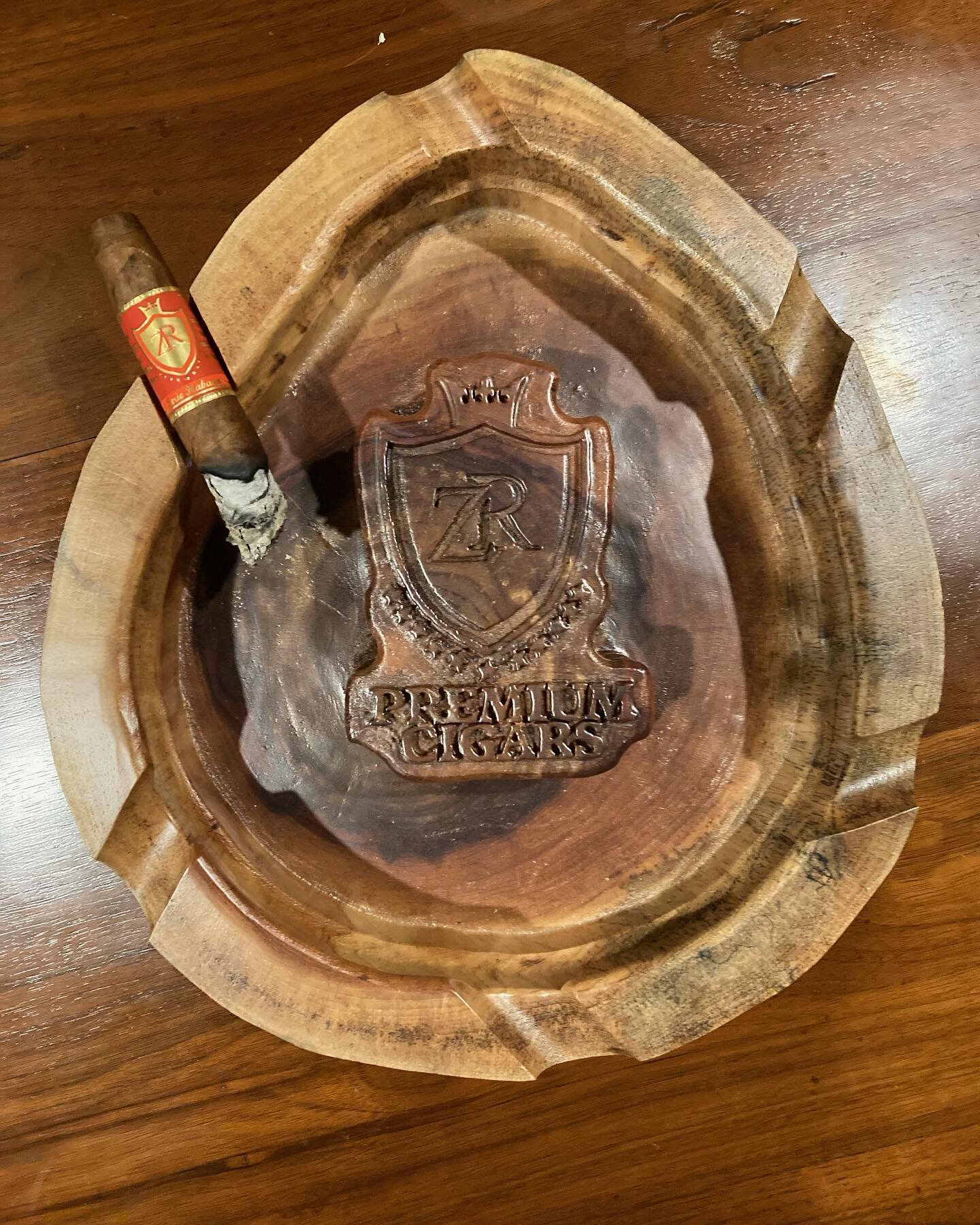 With ZR Cigars, quality is never an accident&hellip;

&hellip;a statement that applies to cigars AND ashtrays! Come check out this beauty and try a ZR Cigar!

@zrcigars

#exploregeorgia #pickellijay #ellijayga #ellijay #ellijaycigars #ellijaycigarlou