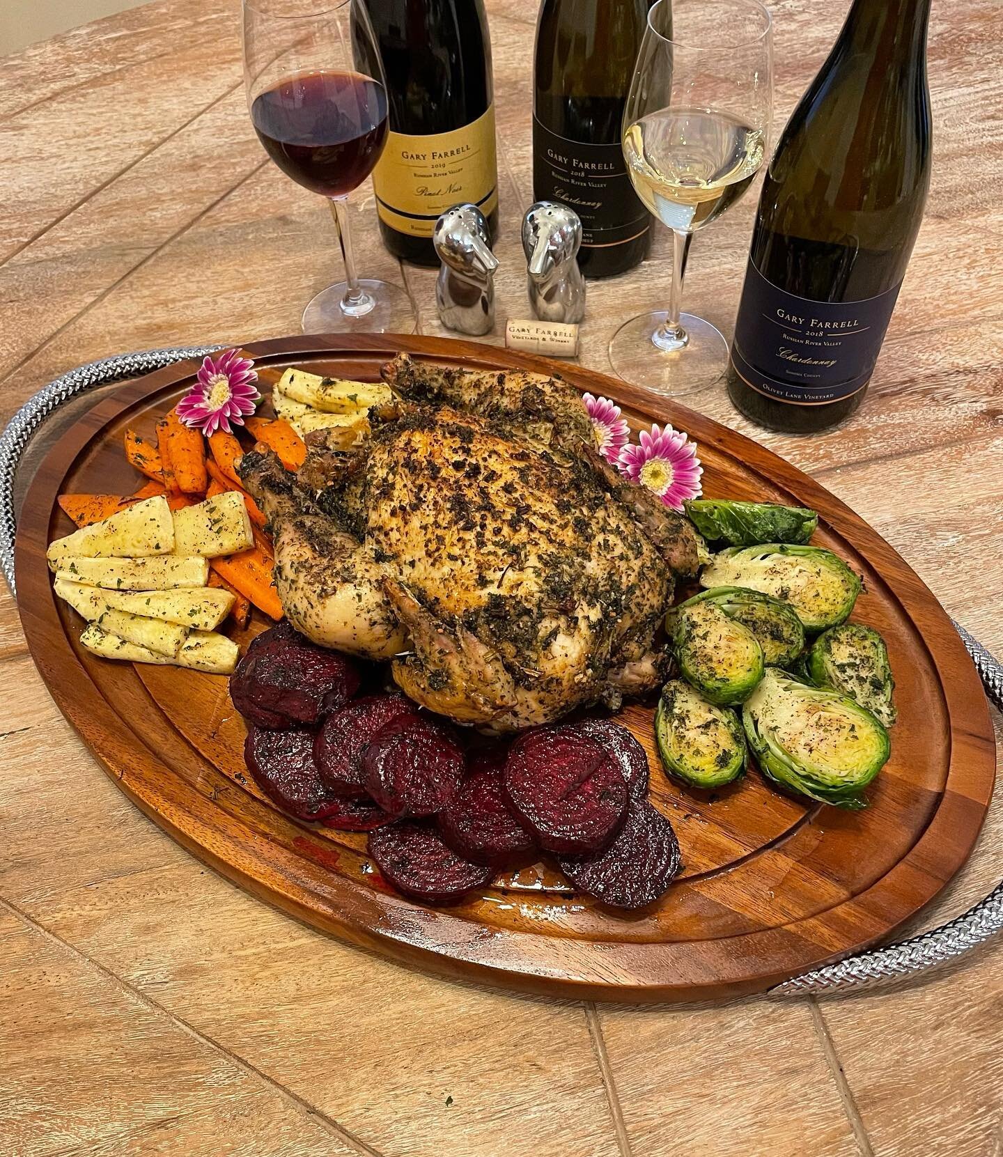 🌟 Roasted chicken is perhaps everyone&rsquo;s favorite Sunday or 🐣Easter holiday dinner! Roasted veggies too 🥕parsnips, carrots, beets, Brussels sprouts 

🌟If you&rsquo;re like me, I happen to love both red and white wine to compliment the overal
