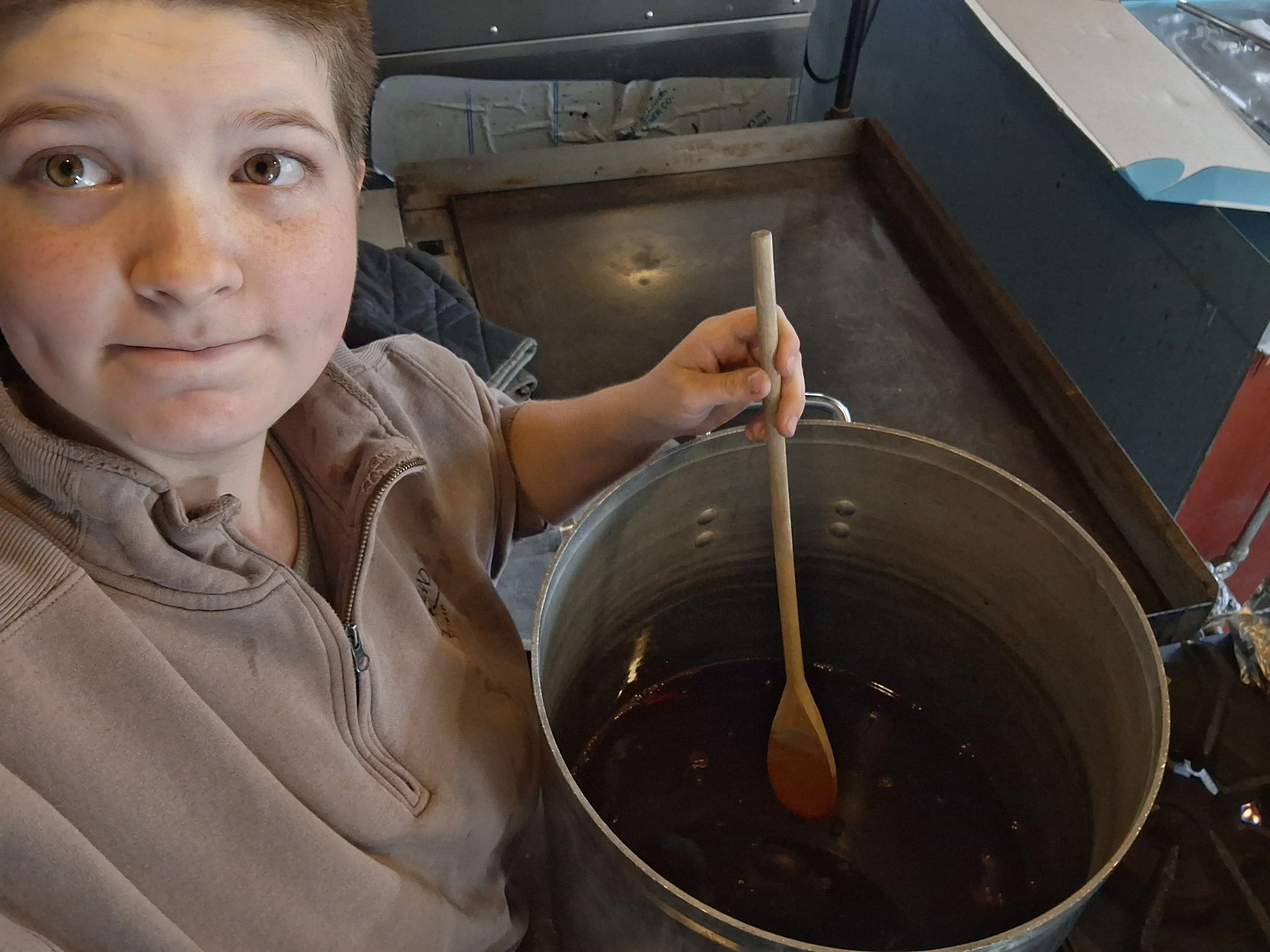 ���Ǻ��� student Dot Deininger makes Blood Meal