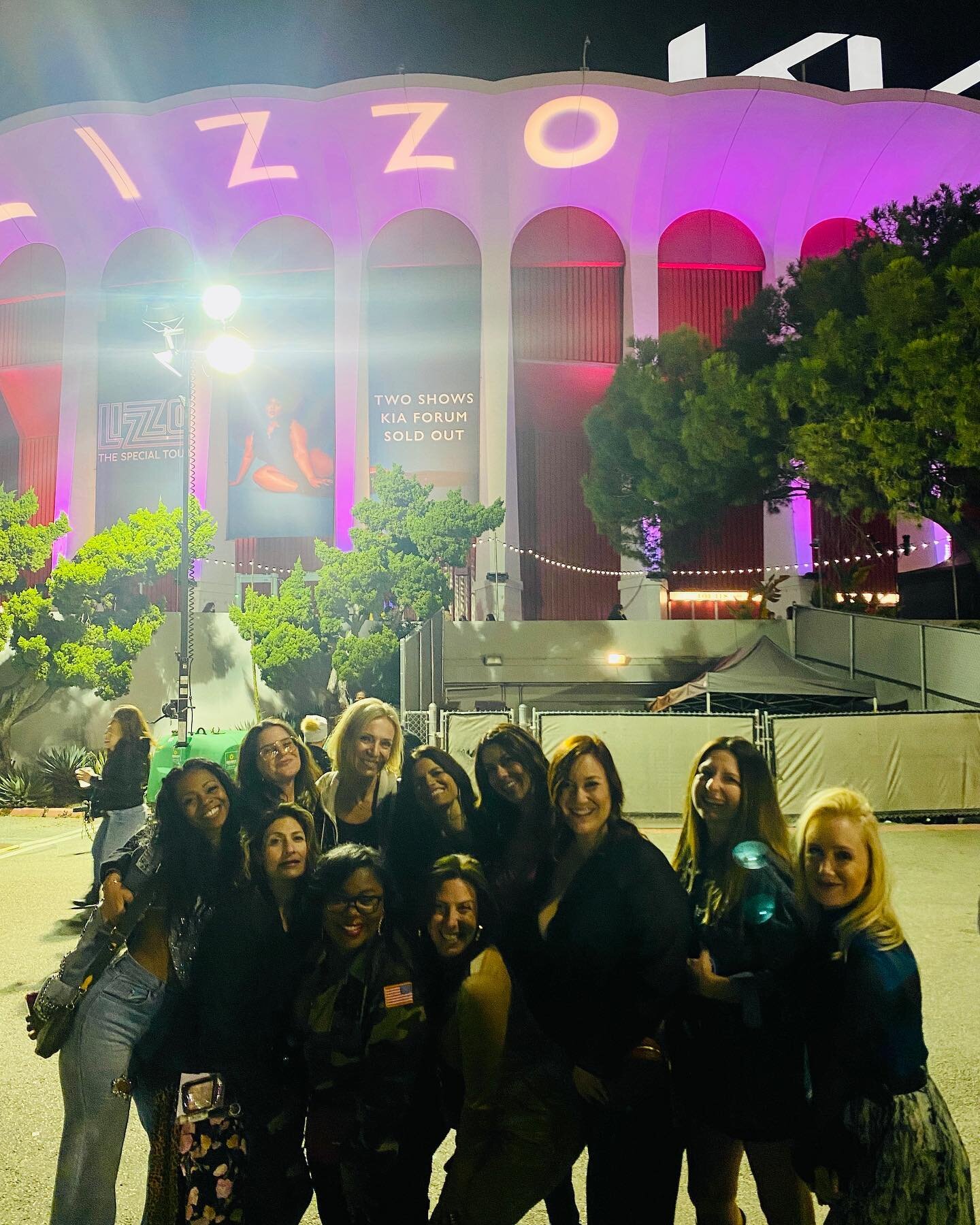@mydivorceconcierge hosted the first Women supporting Women event with a Yacht party followed by the Lizzo concert!! 
We all left feeling empowered, energized, and full of love, support and positive energy!! 

Building a community and support system 